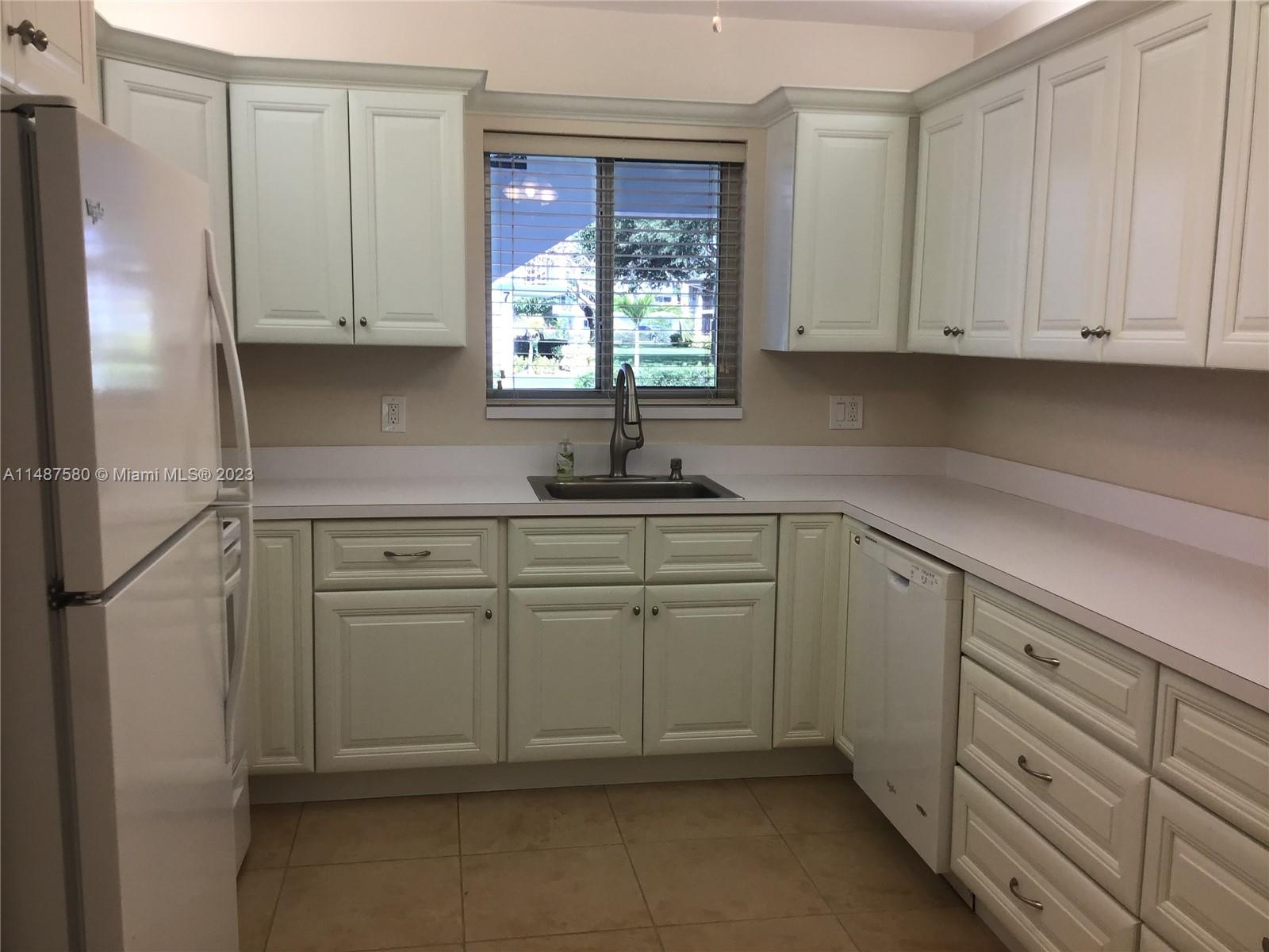 5 Westwood Ave # 106D