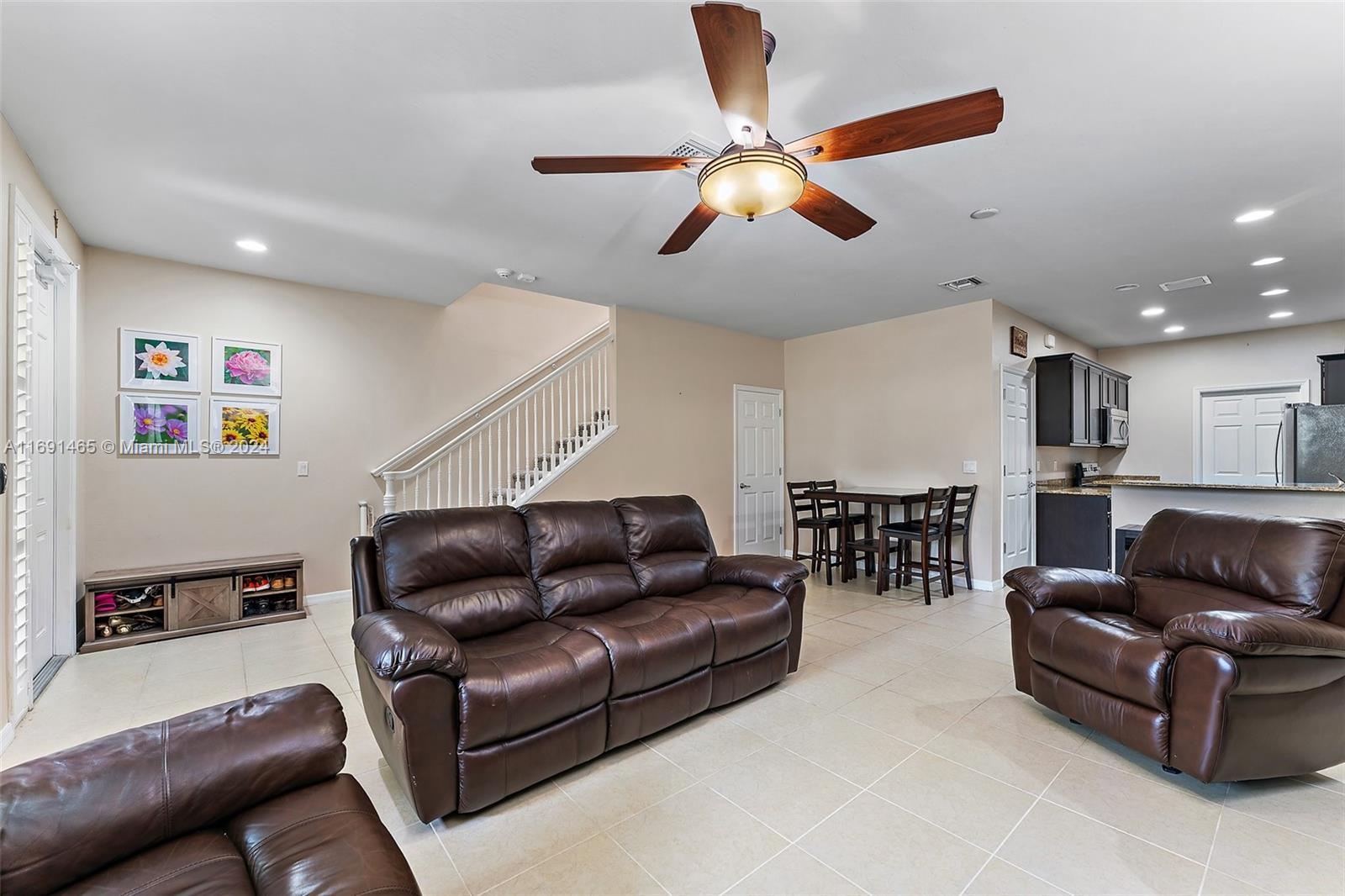 3223 Hemingway Dr