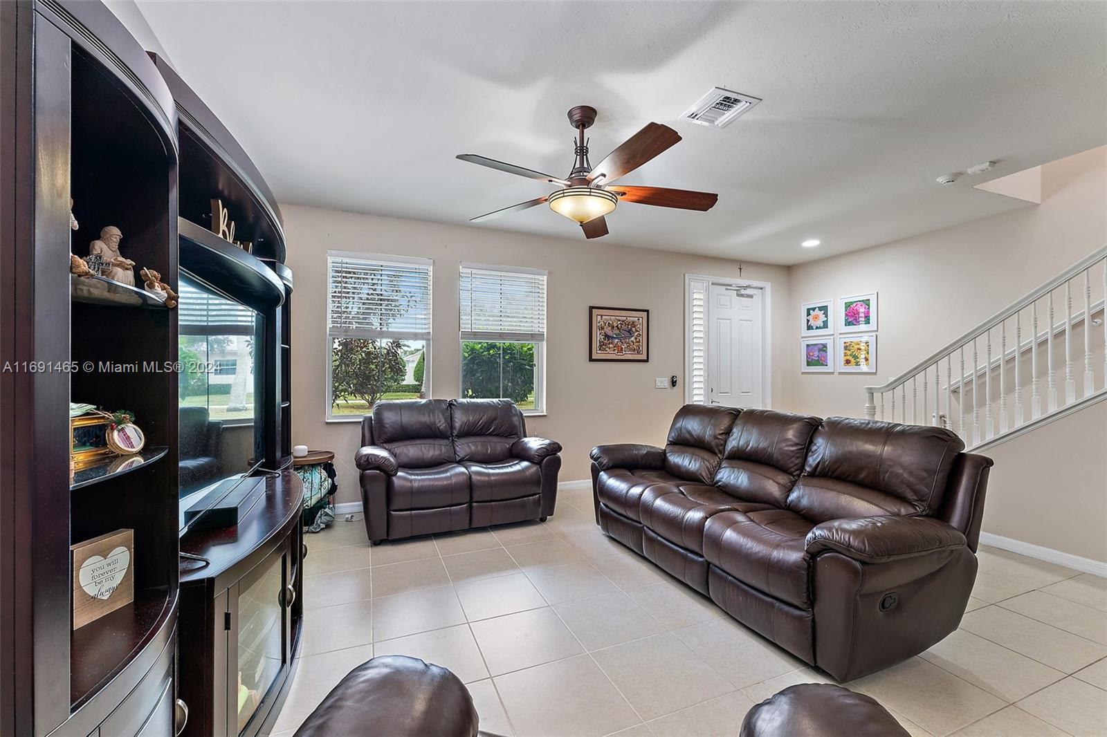 3223 Hemingway Dr