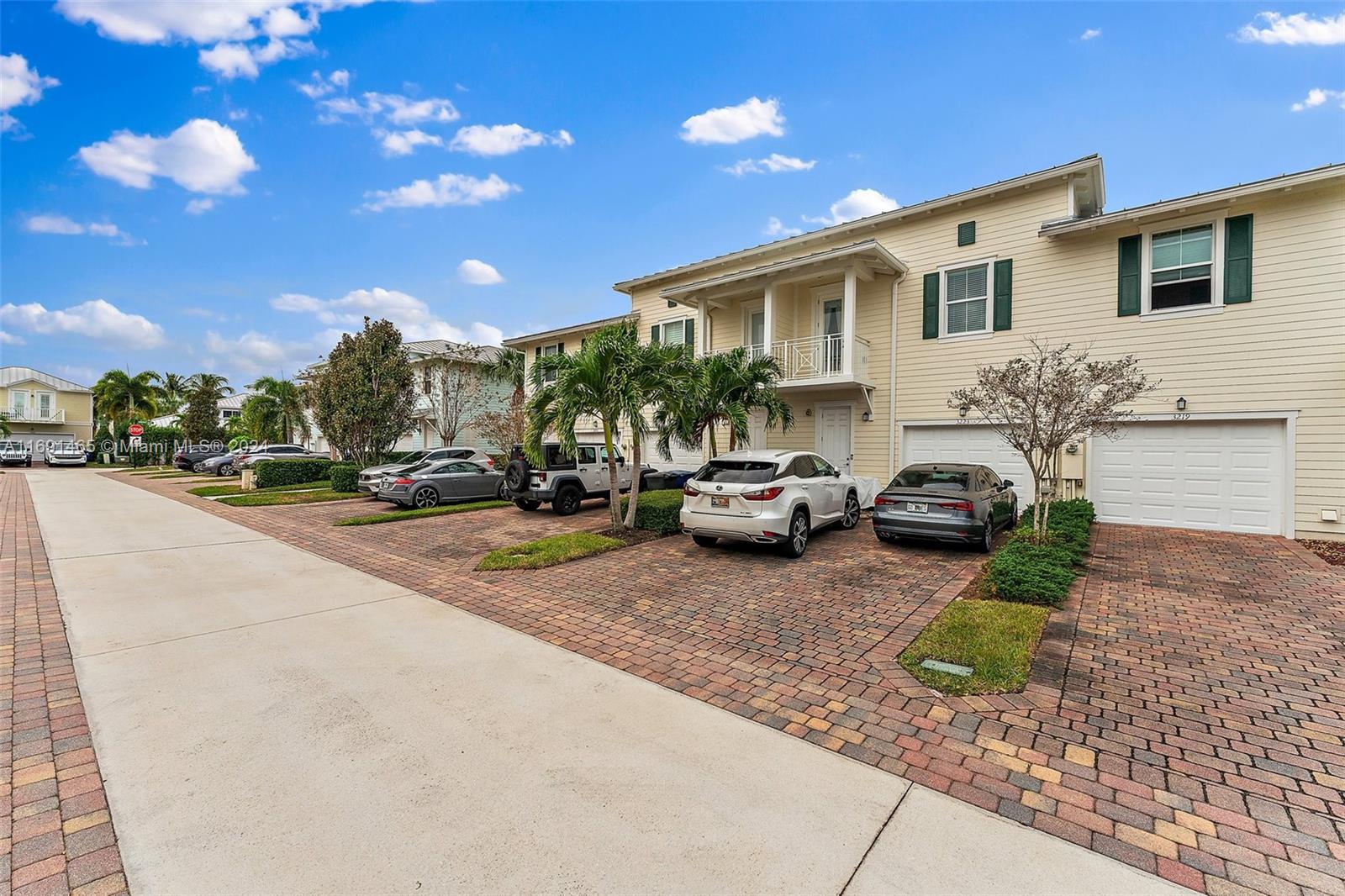 3223 Hemingway Dr