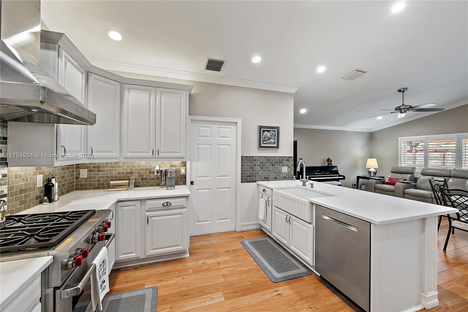 111 Waterbridge Ln