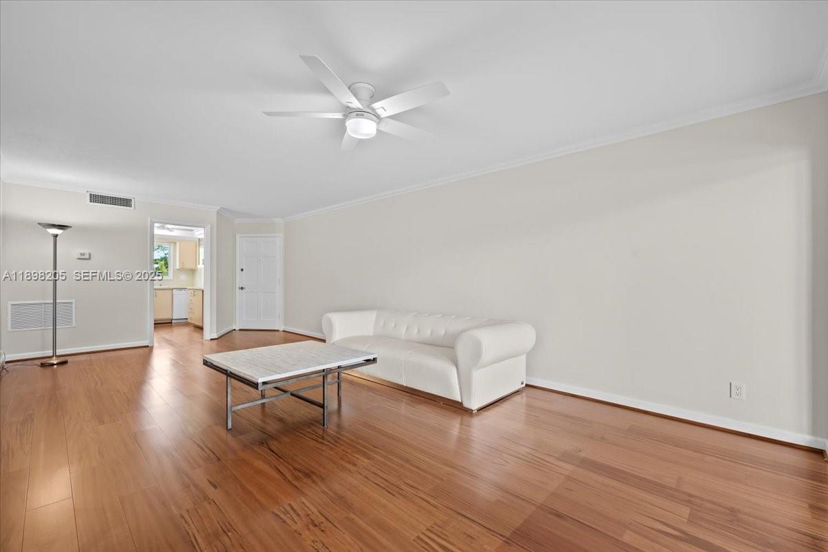 11 Garden Street 107