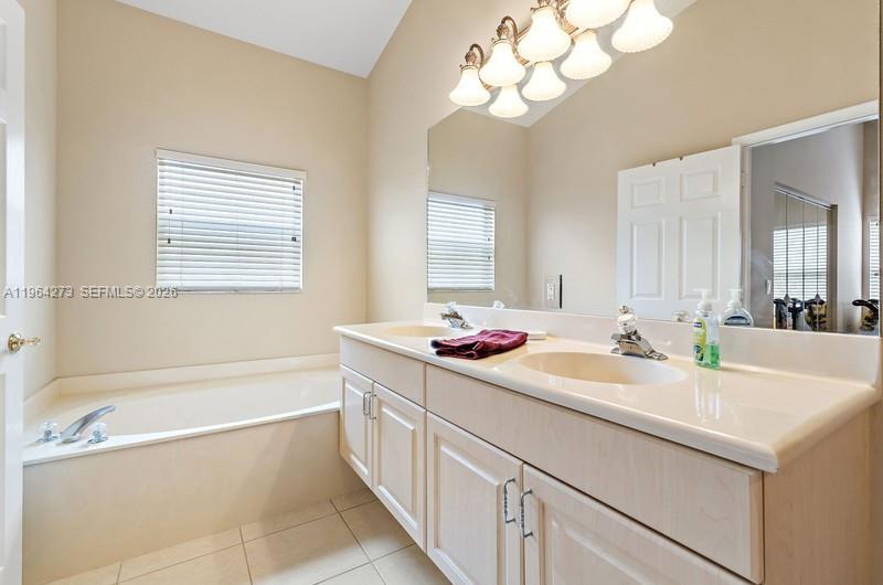 600 NW Treves Ct, Port St. Lucie