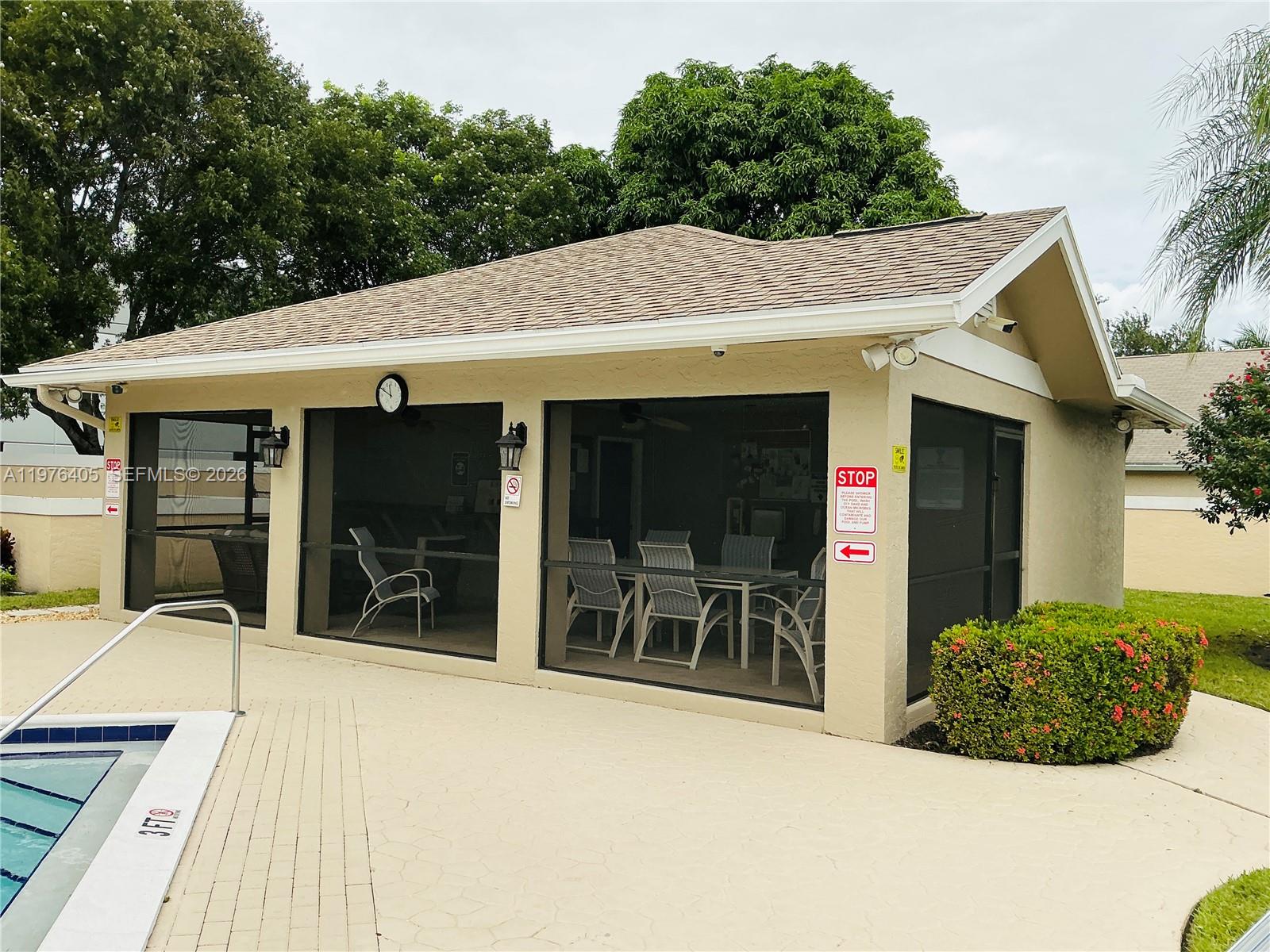 203 N Moccasin Trl N