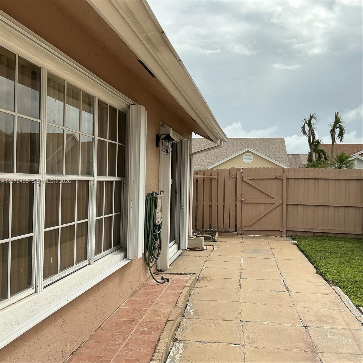 203 N Moccasin Trl N