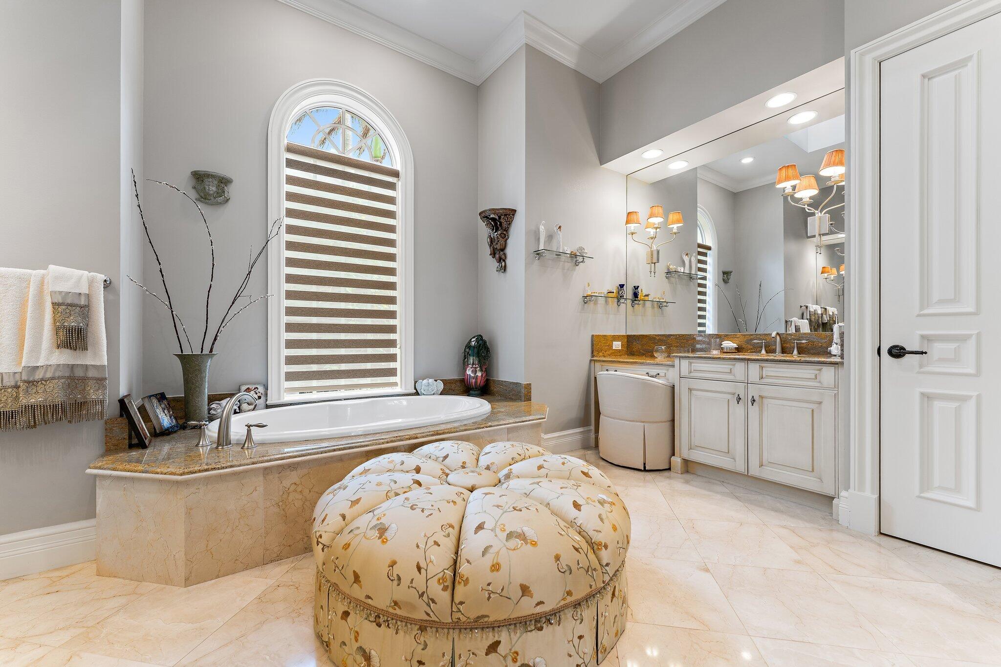 9980 SE Sandpine Lane