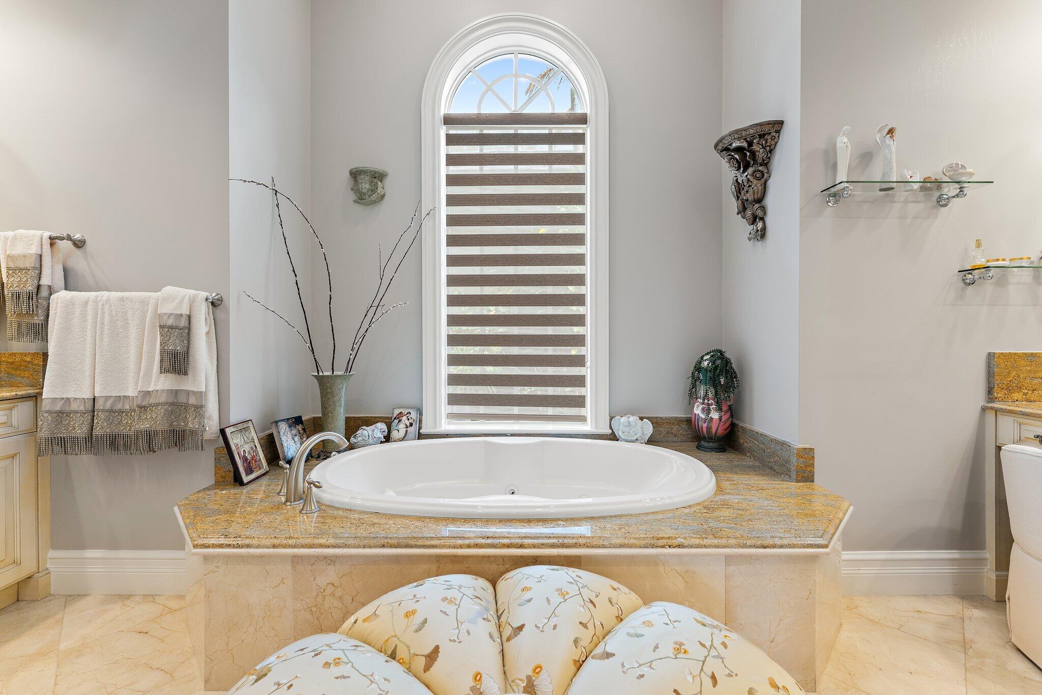 9980 SE Sandpine Lane