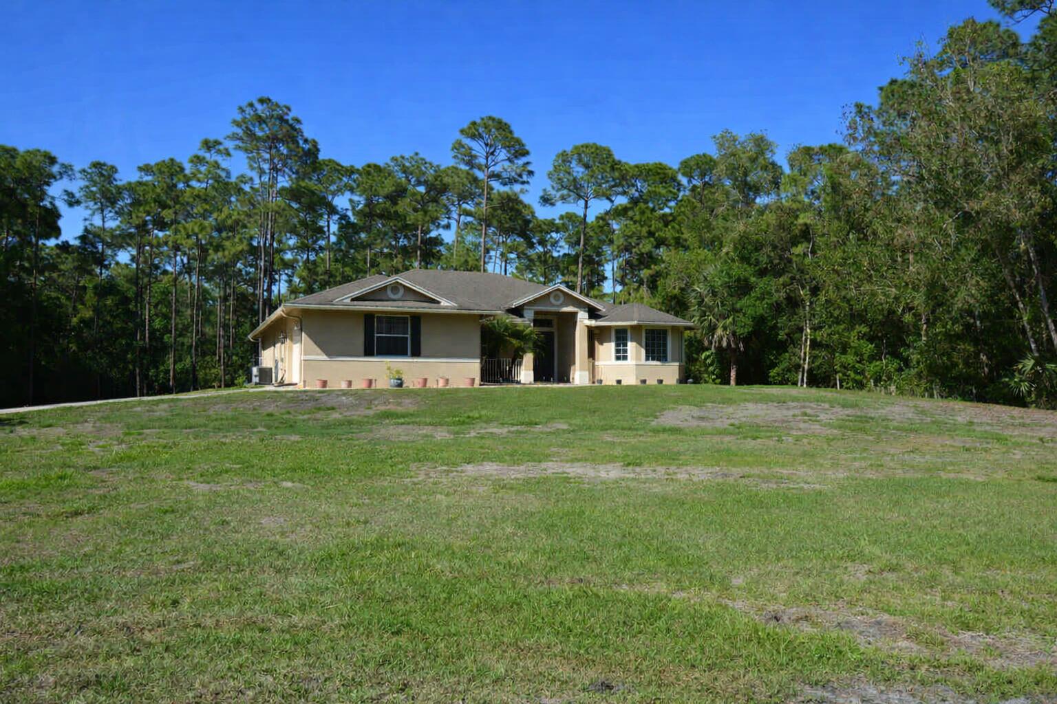 11923 N 154th Rd Road N, Farms