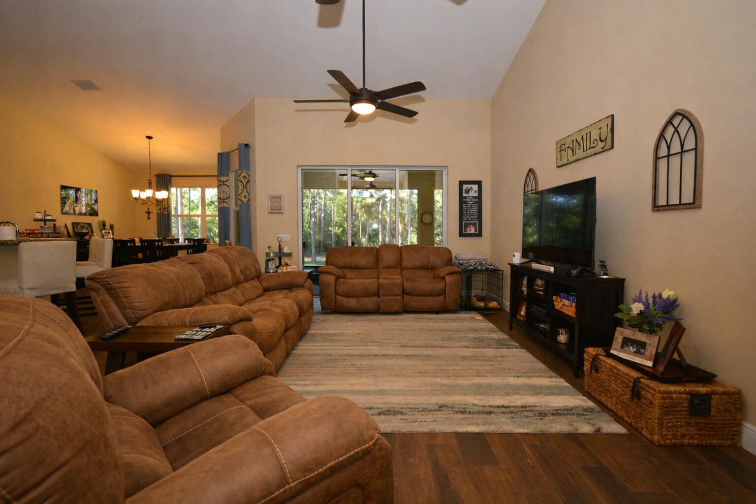 11923 N 154th Rd Road N, Farms