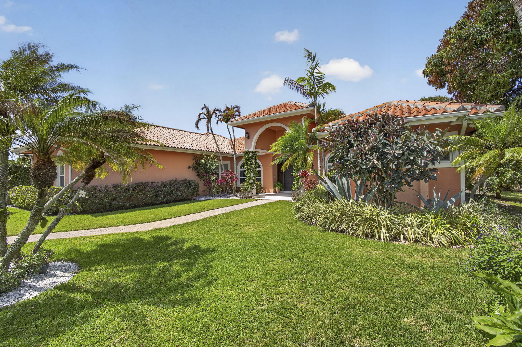 9328 SE Mystic Cove Terrace