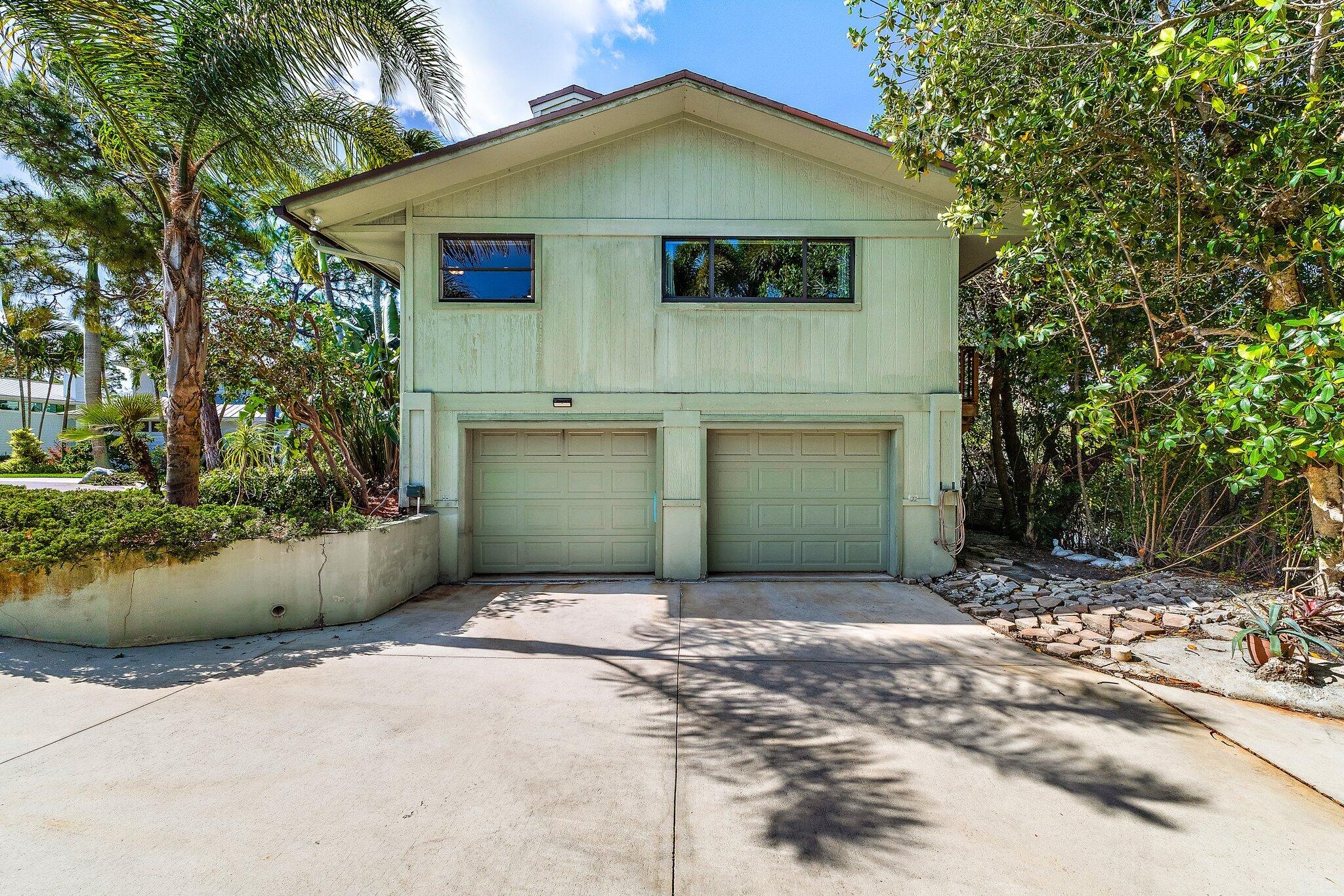 702 Warren Drive