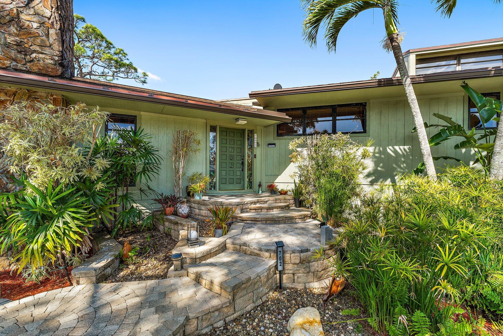 702 Warren Drive
