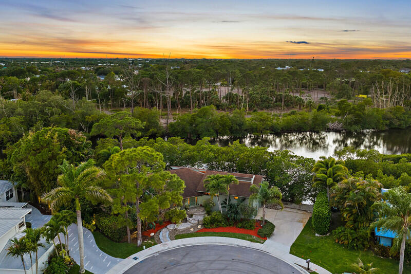 702 Warren Drive