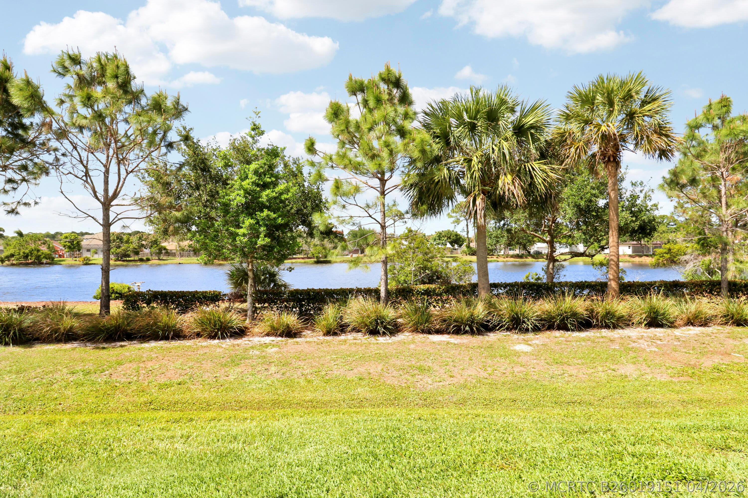 2011 NW Golden Oak Trail