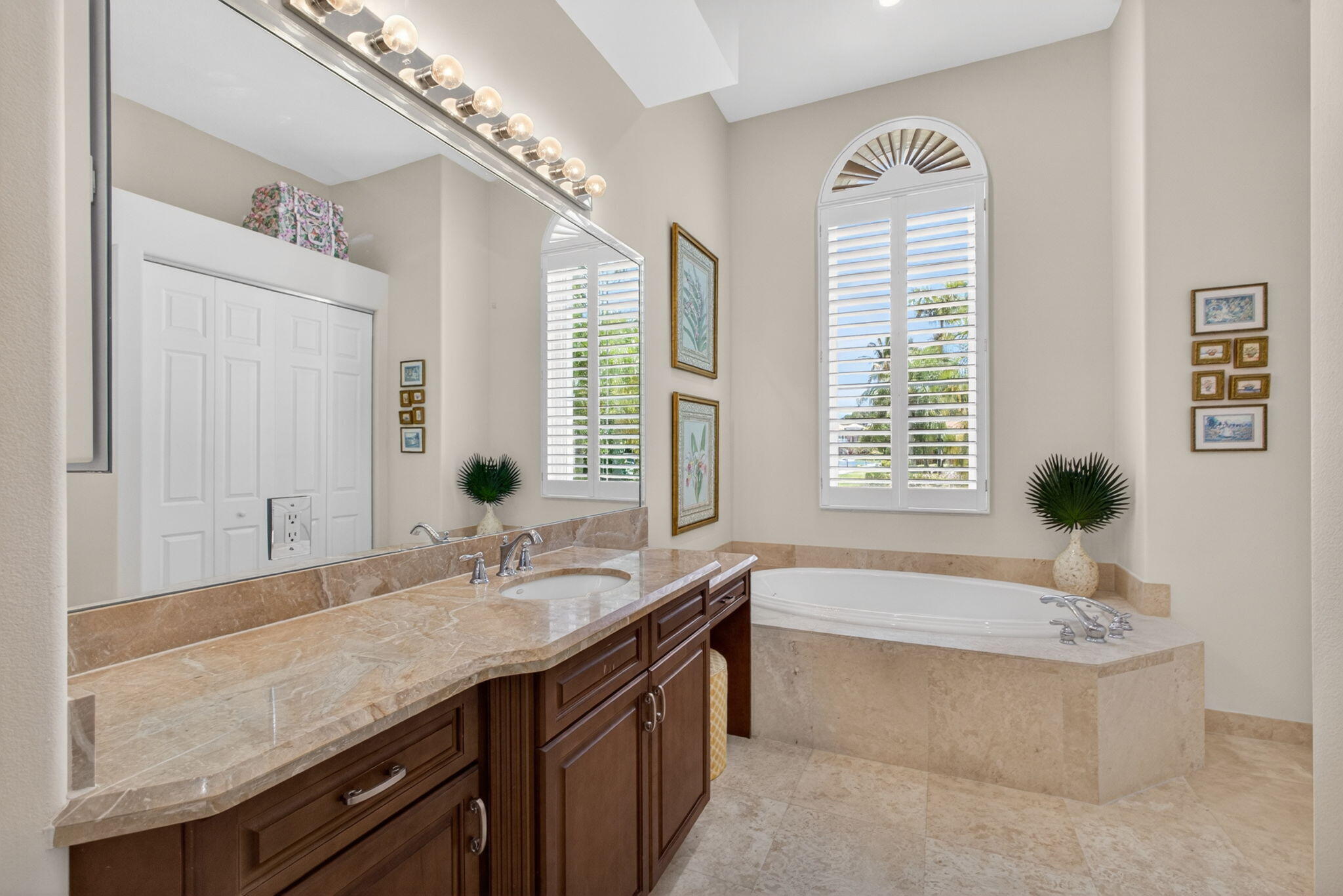 4131 Venetia Way