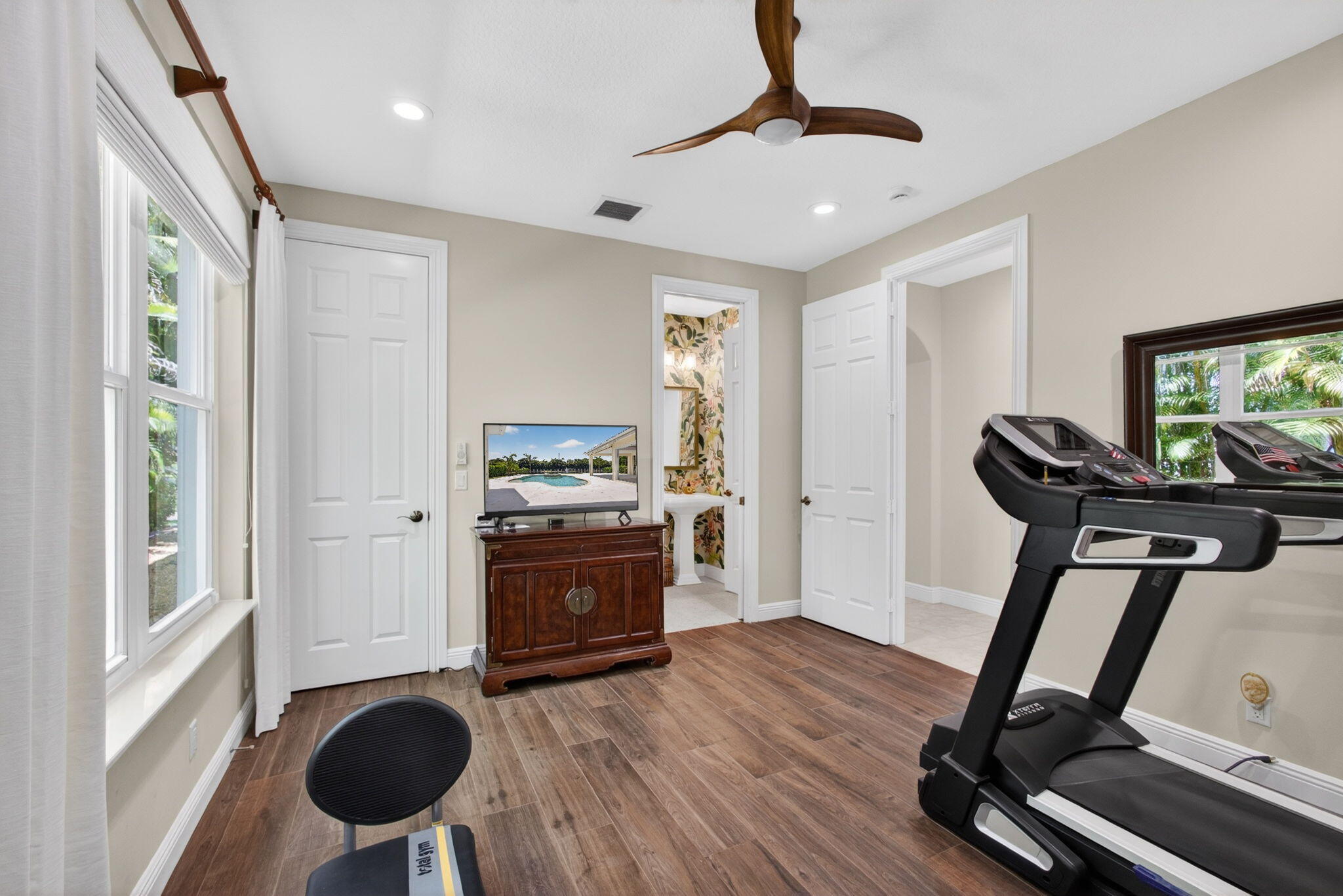 4131 Venetia Way