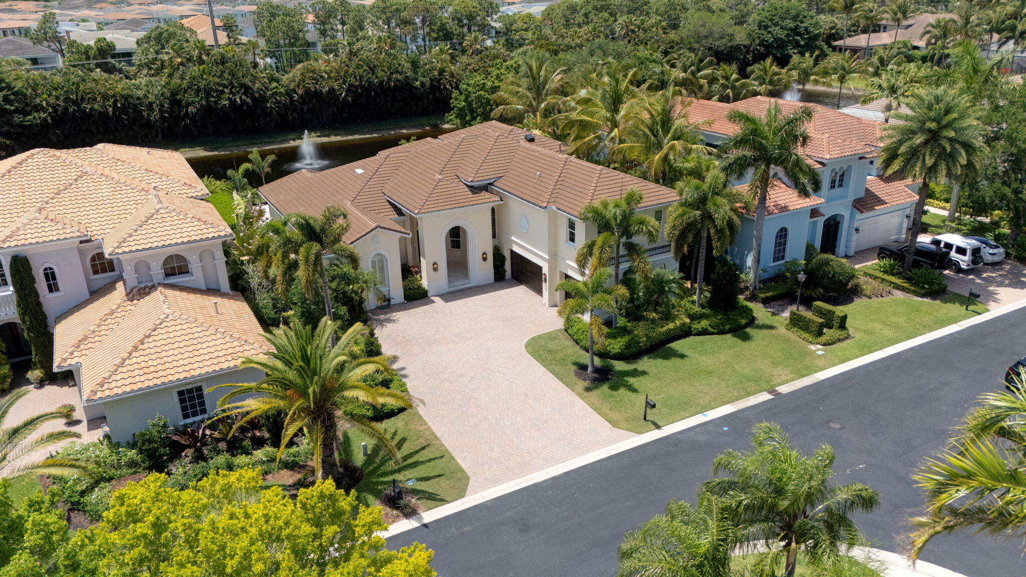 4131 Venetia Way