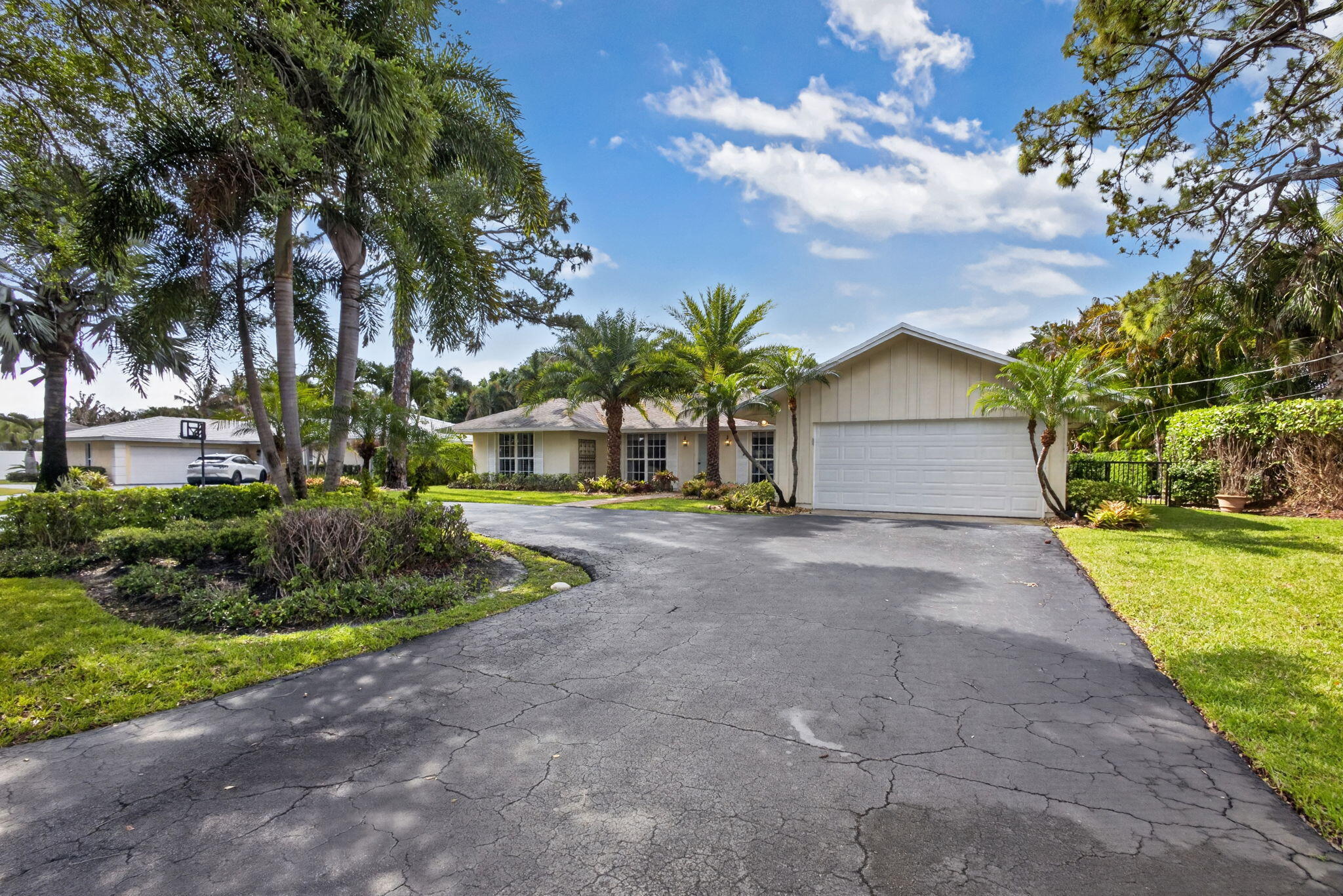 291 Country Club Drive
