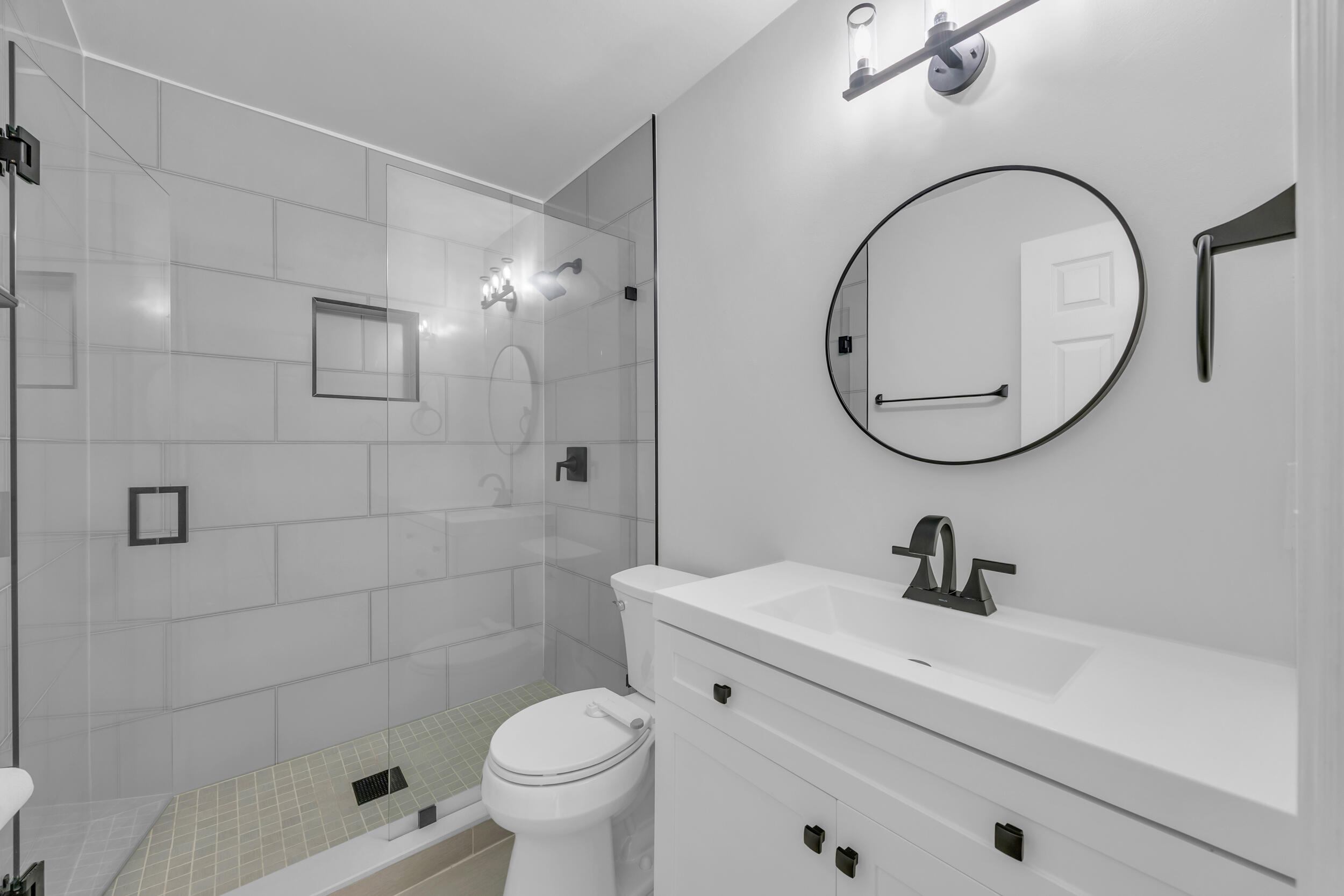 25 Lexington Lane W F