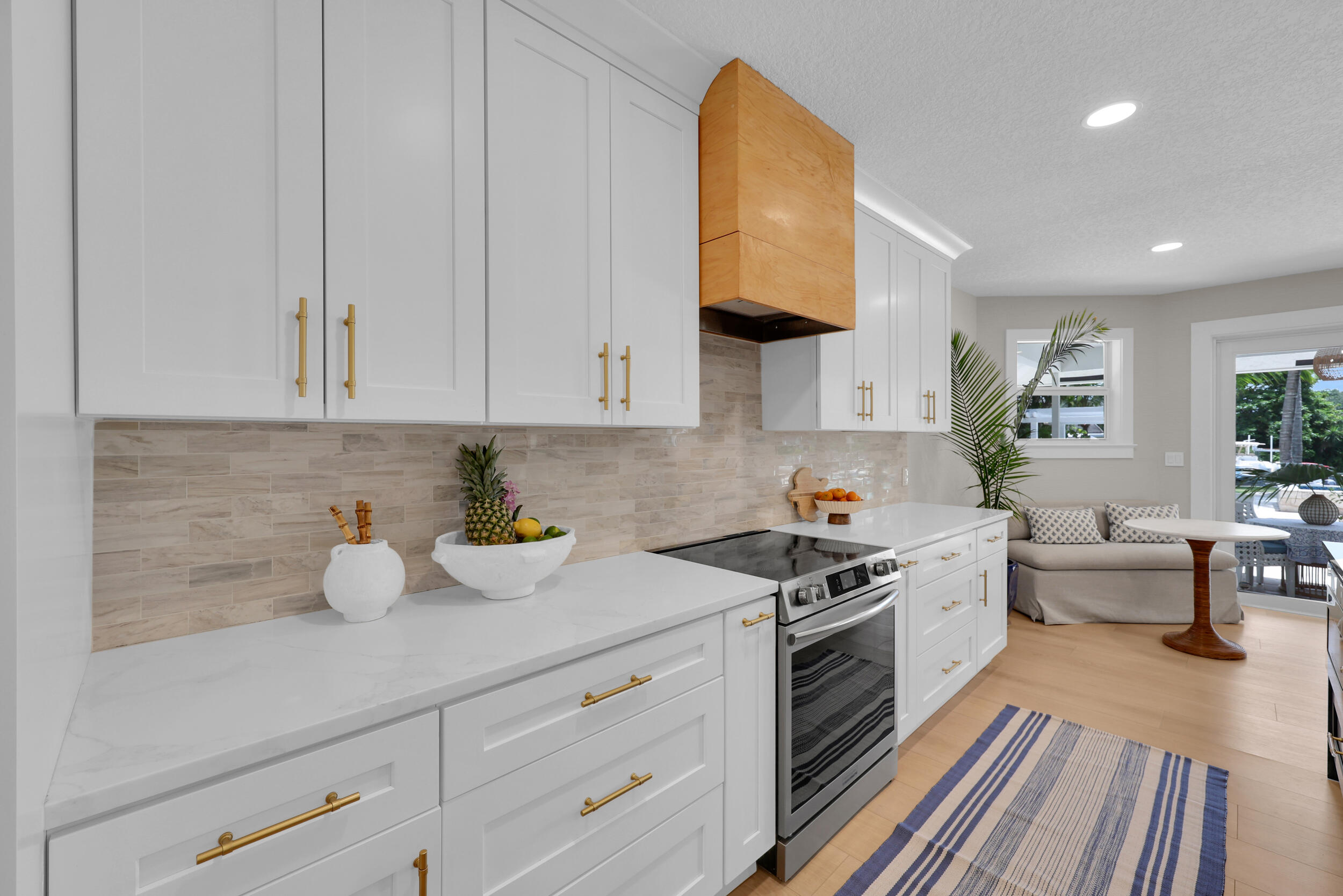 14138 Leeward Way .