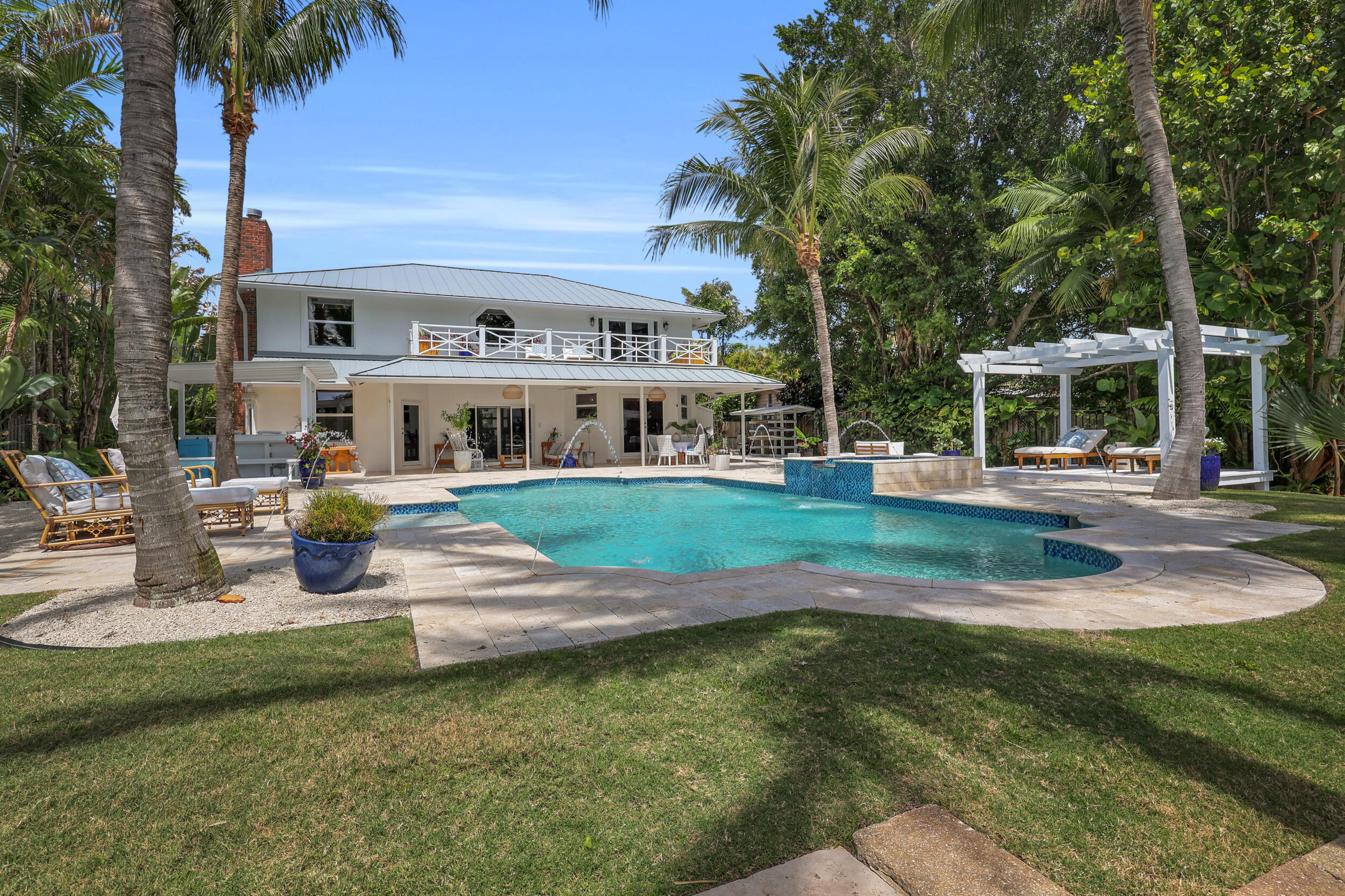 14138 Leeward Way .