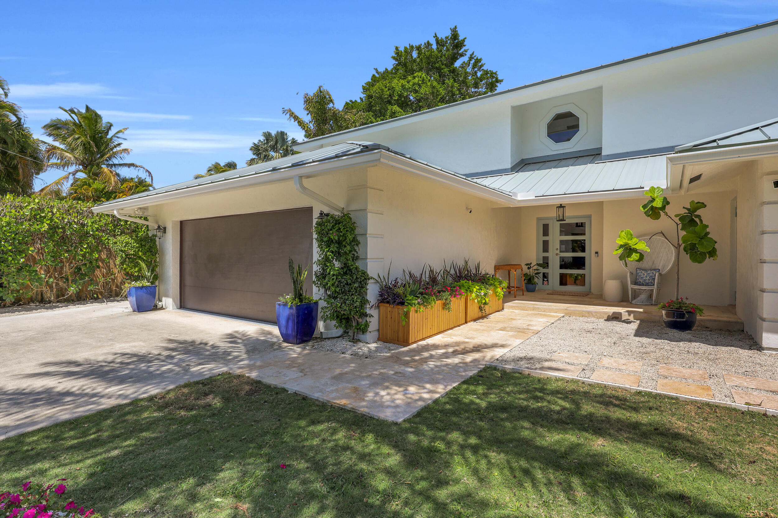 14138 Leeward Way .
