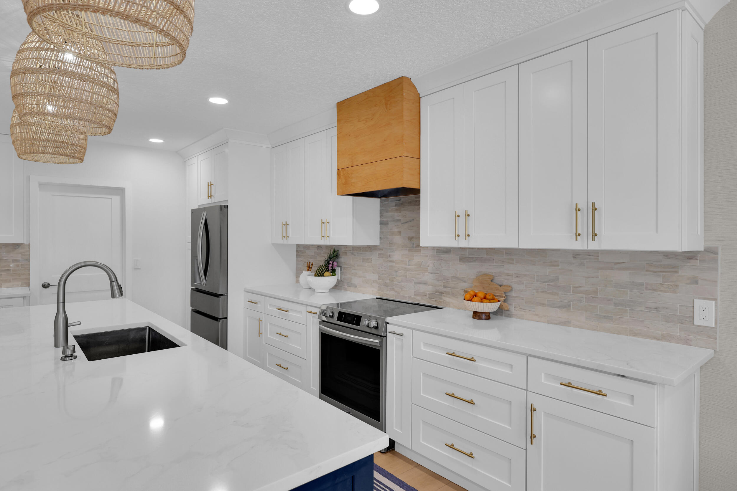14138 Leeward Way .