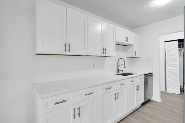 150 Pineview Road J6