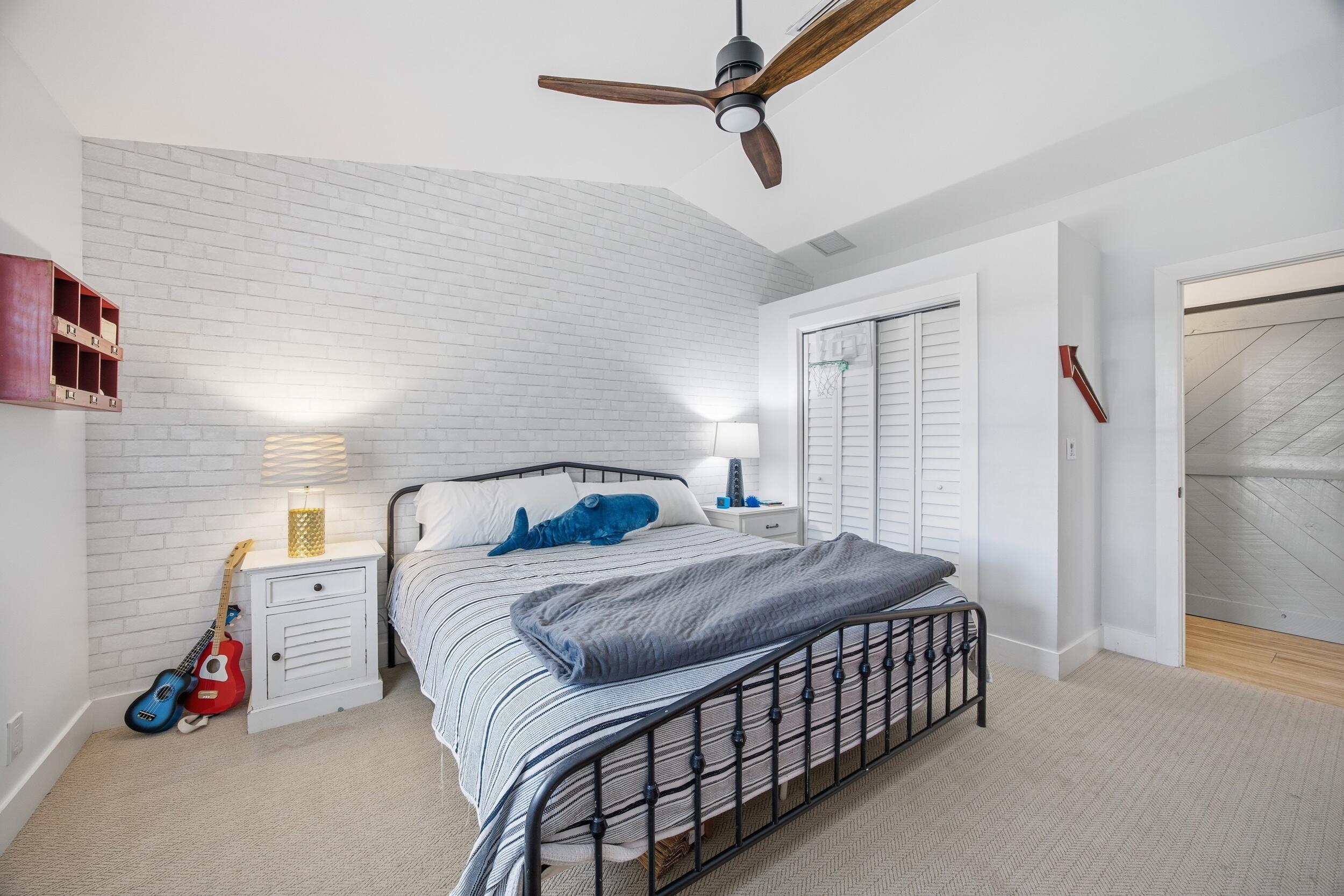 17655 Alexander Run, Farms
