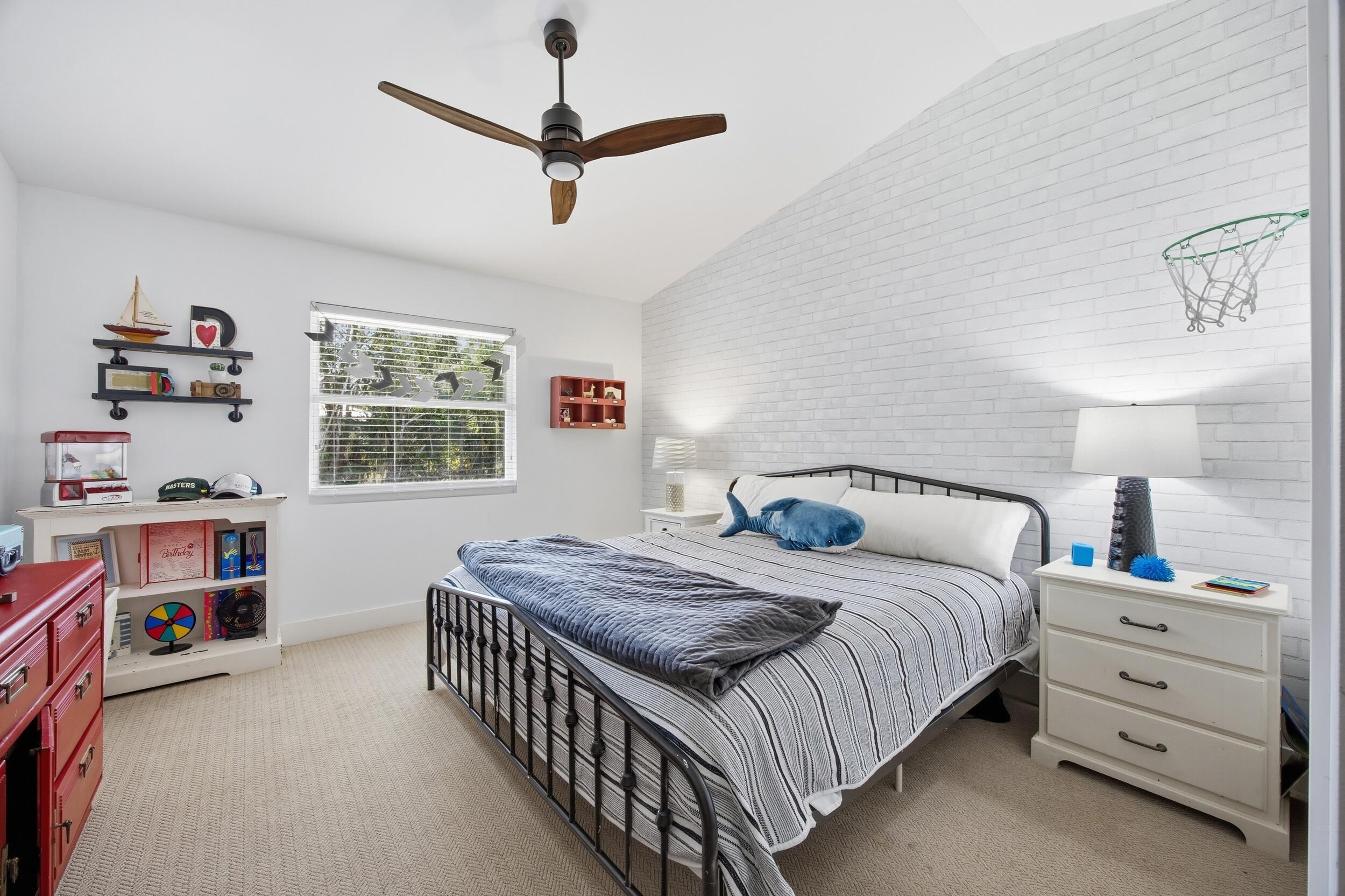 17655 Alexander Run, Farms