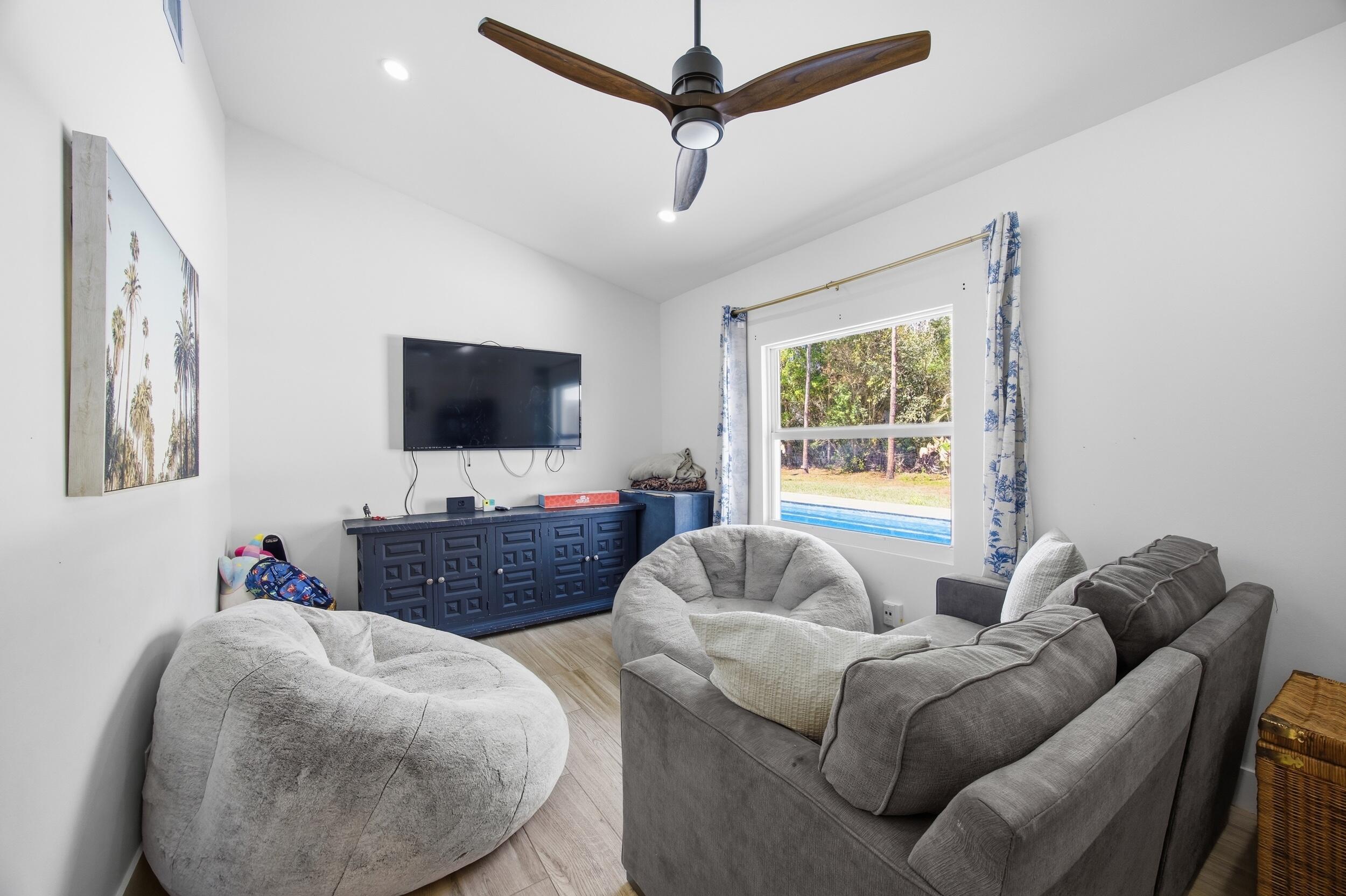 17655 Alexander Run, Farms