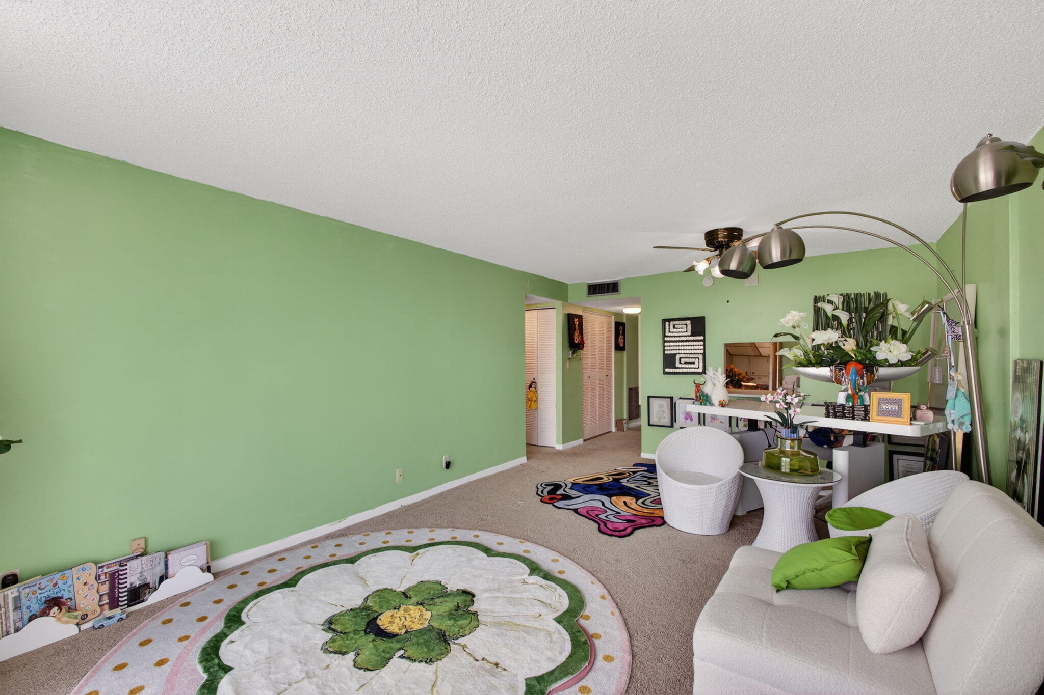 500 Executive Center Drive 3f