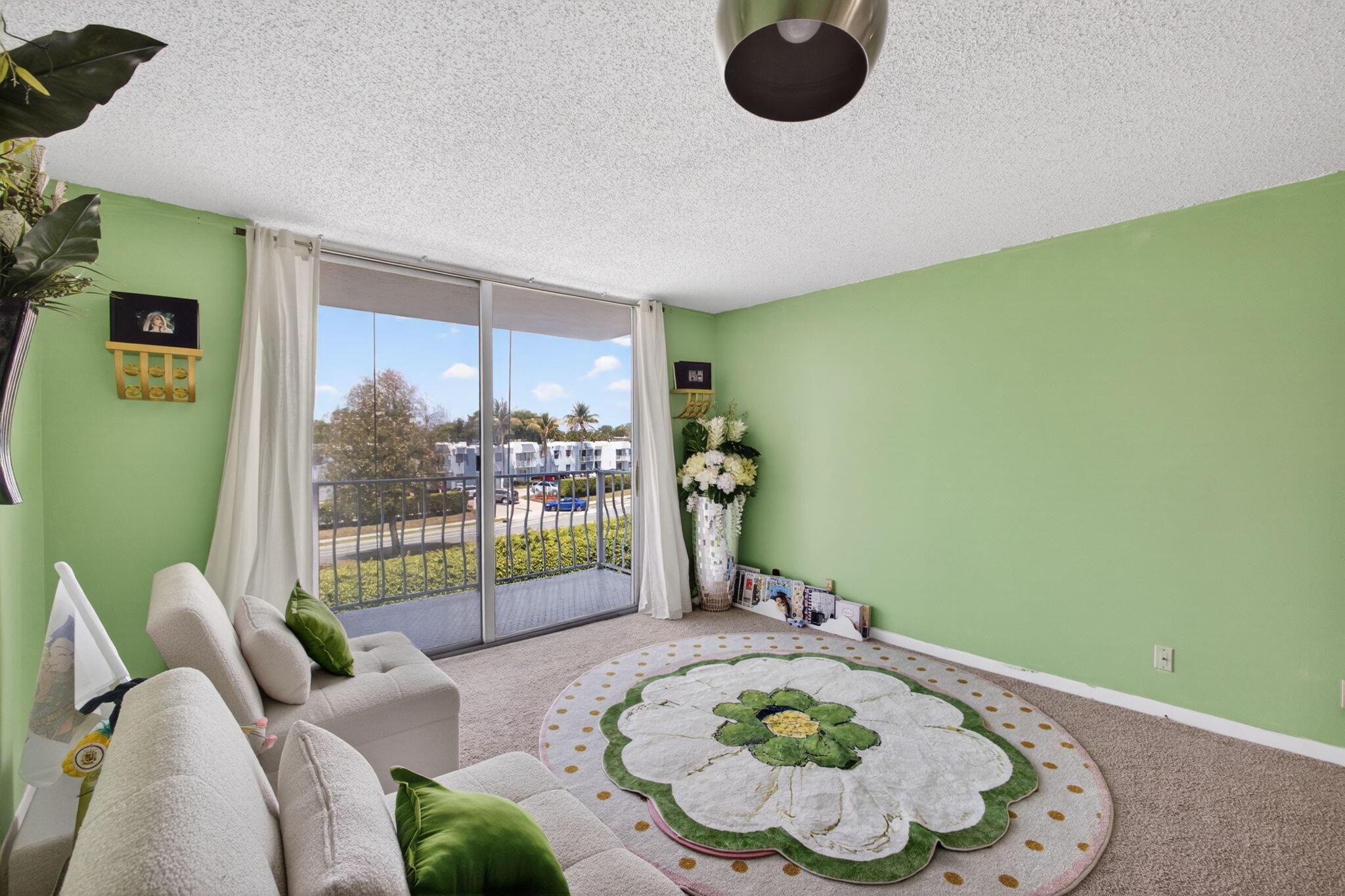 500 Executive Center Drive 3f