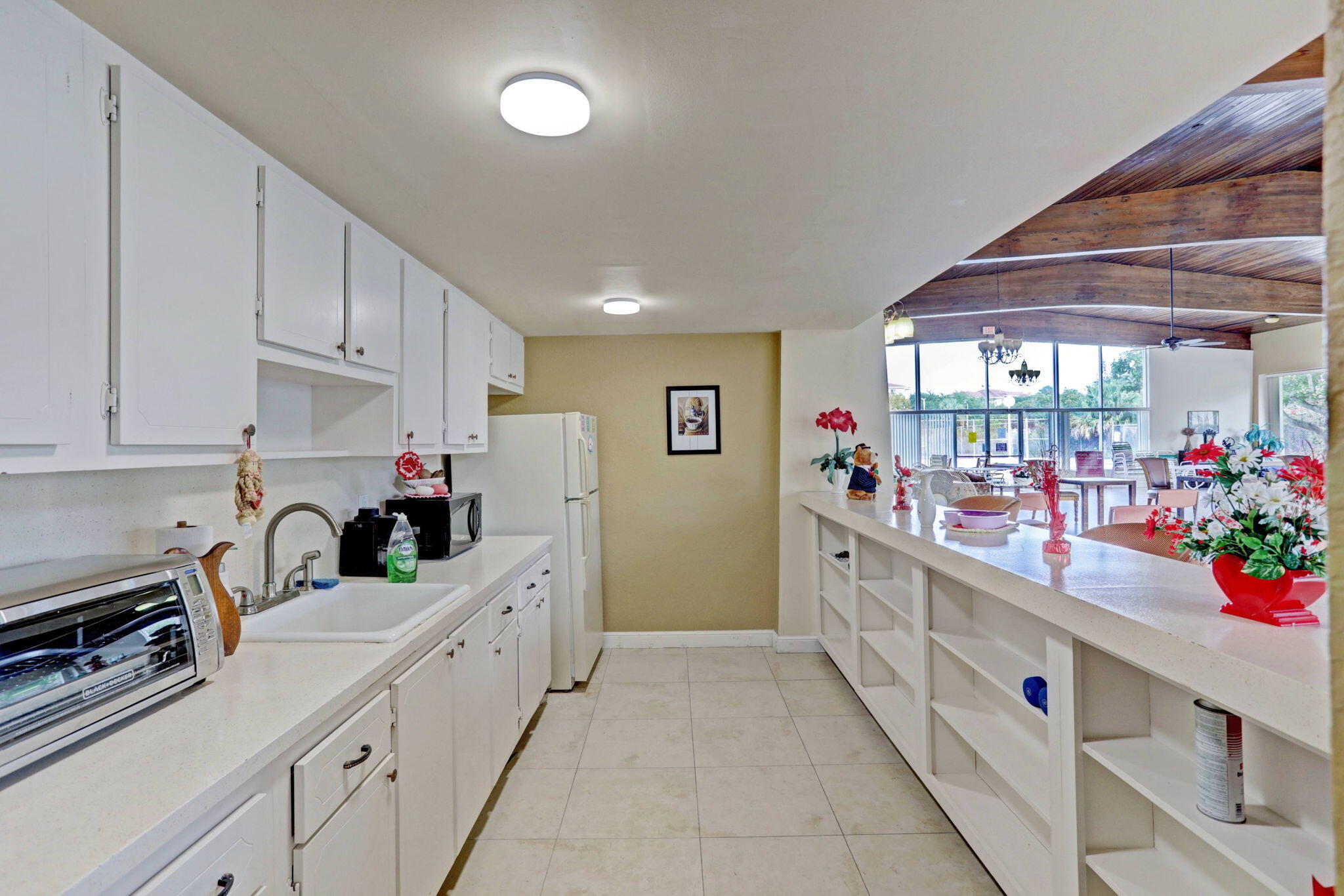 500 Executive Center Drive 3f