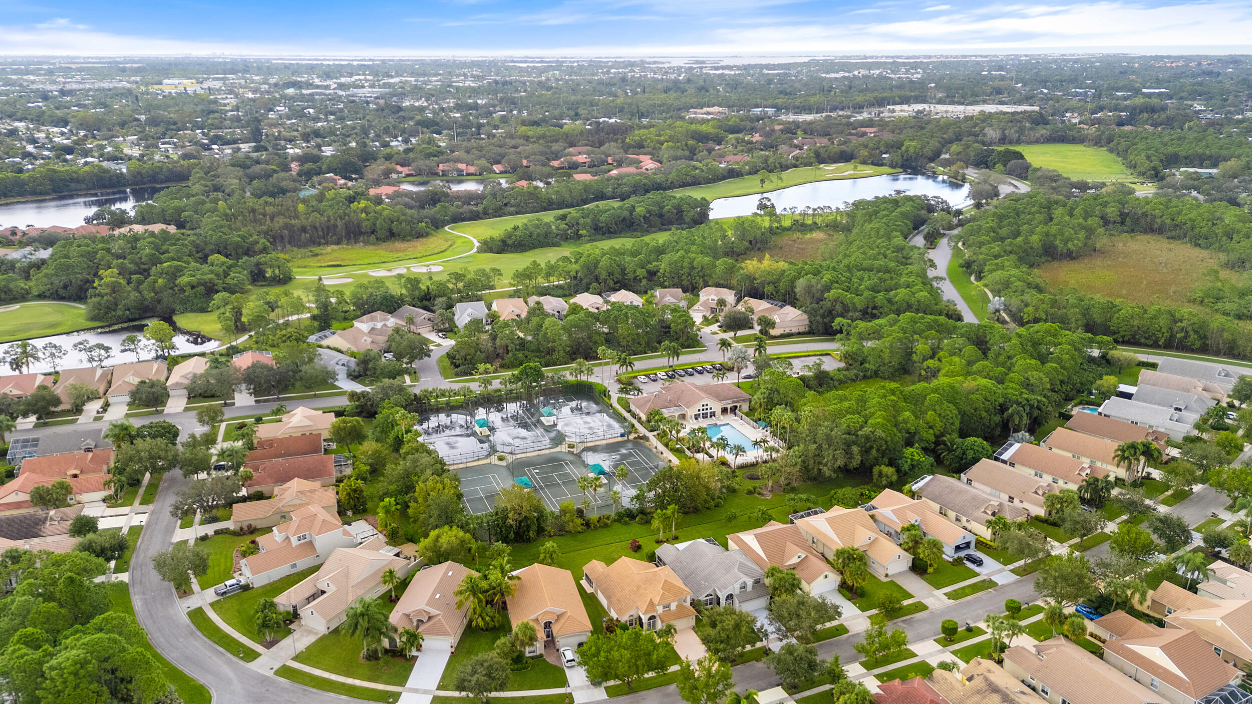 7041 SE Bay Hill Drive