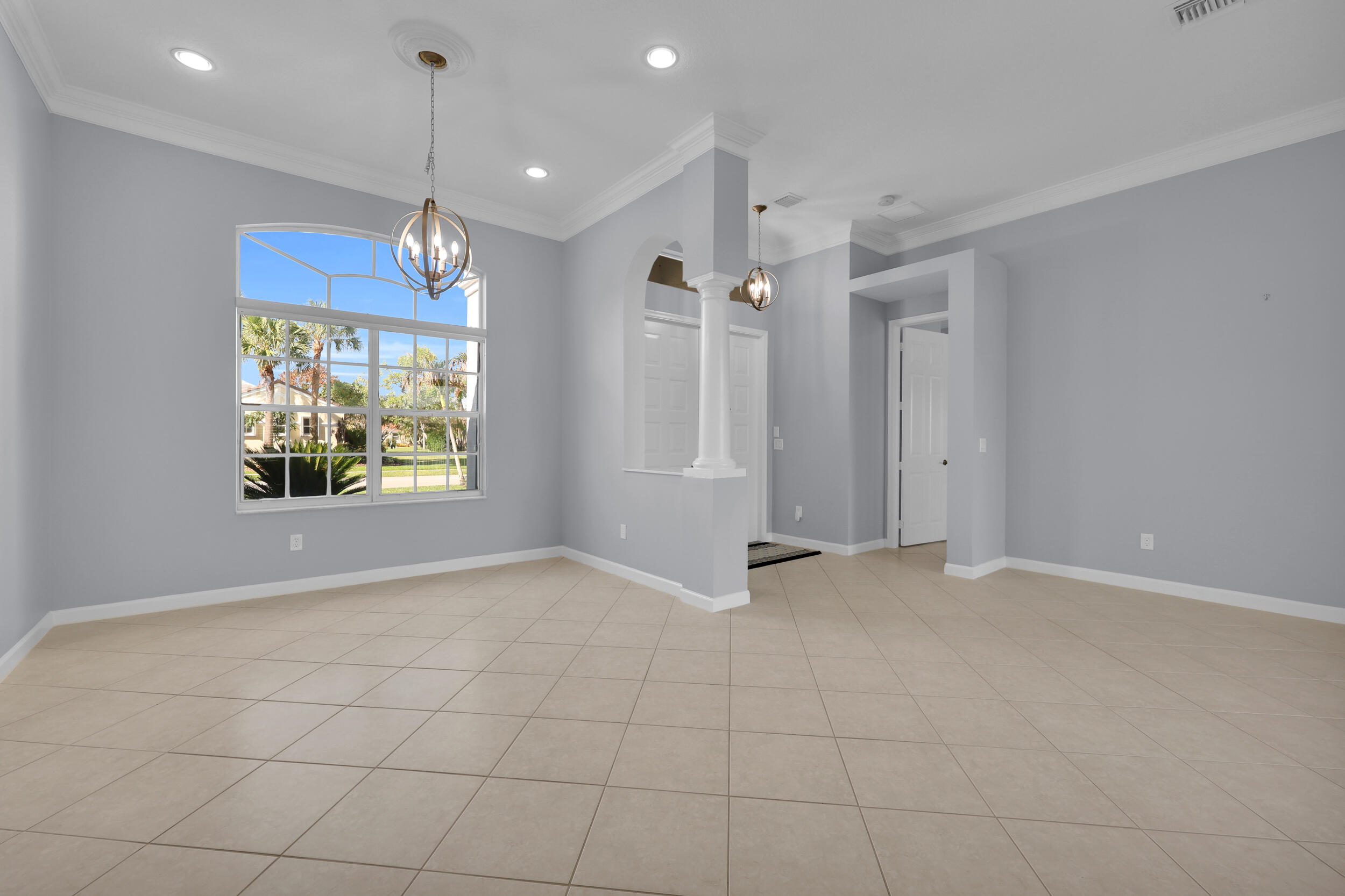 7041 SE Bay Hill Drive