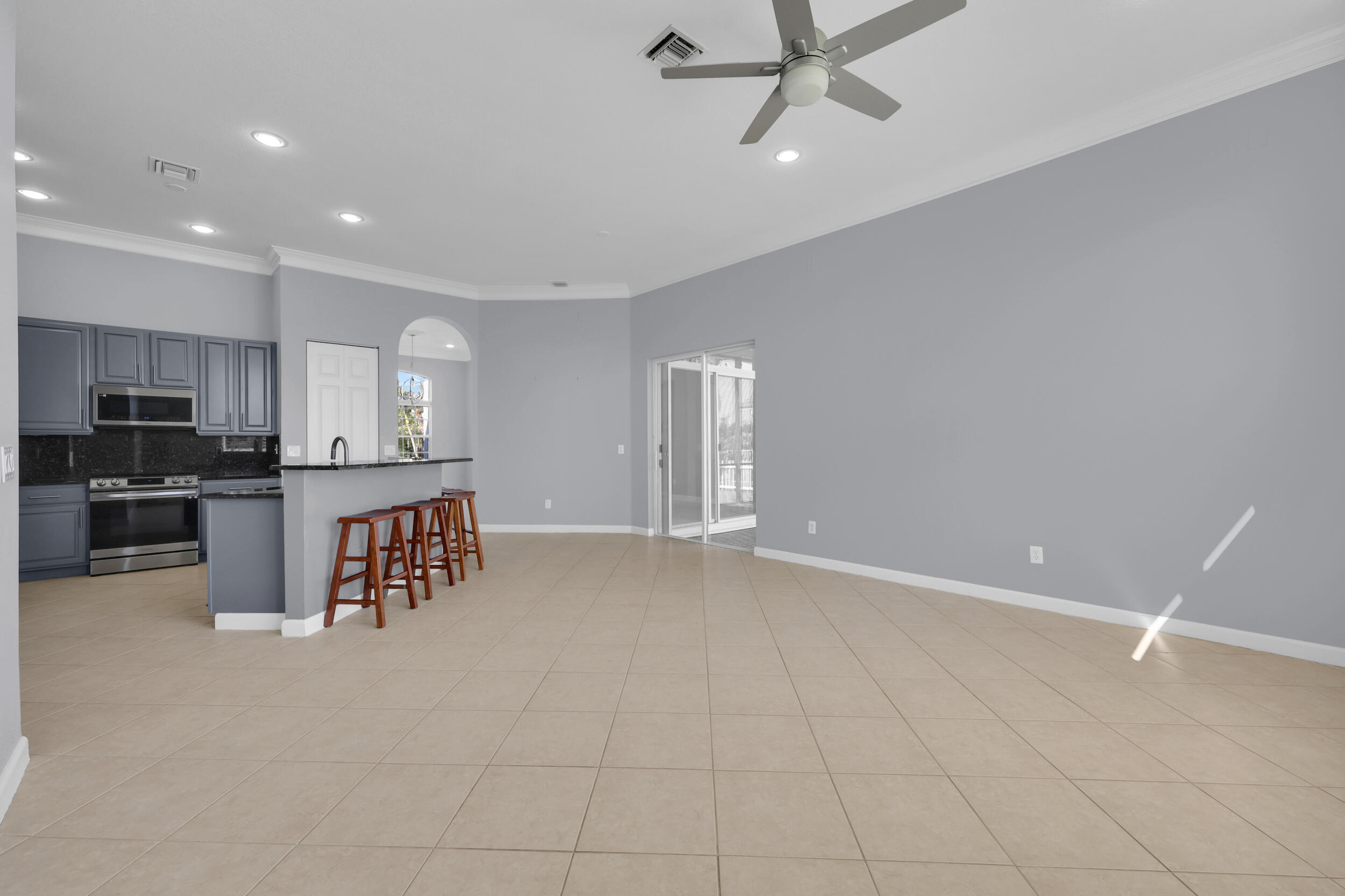 7041 SE Bay Hill Drive