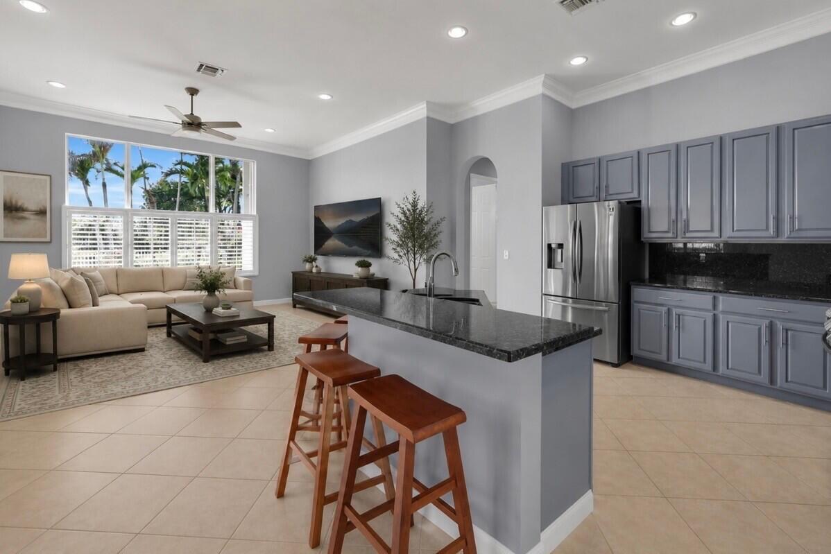 7041 SE Bay Hill Drive