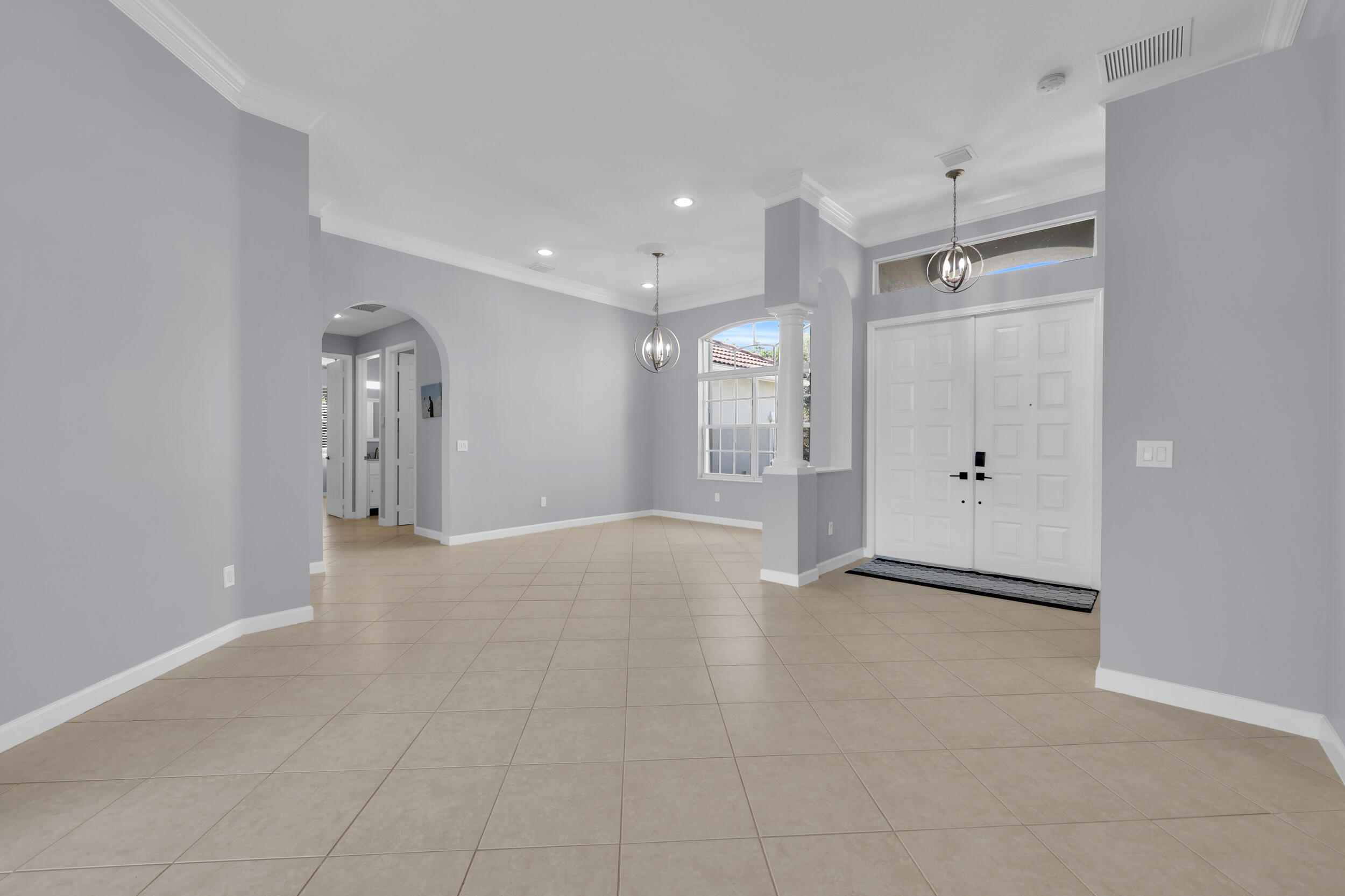 7041 SE Bay Hill Drive