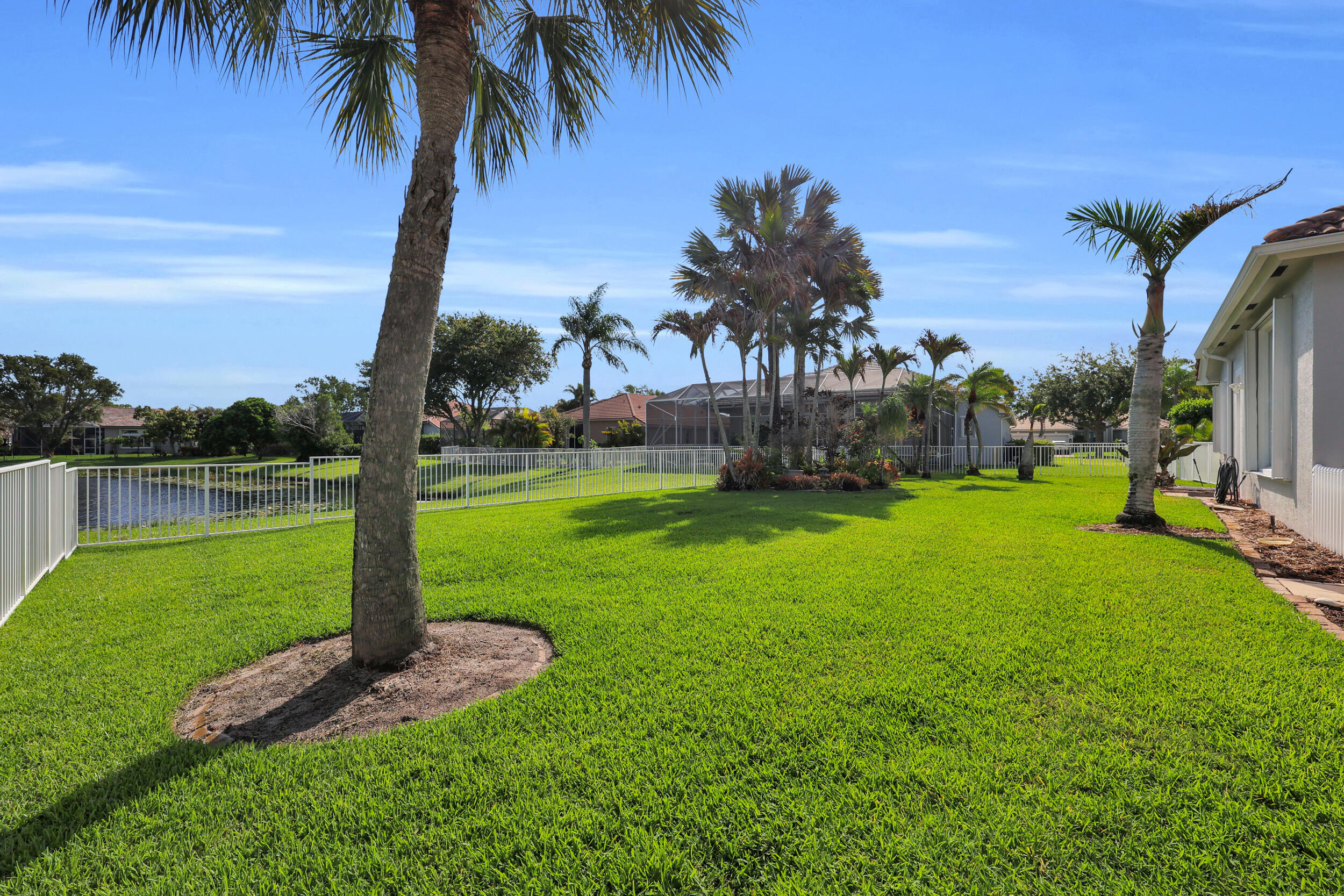 7041 SE Bay Hill Drive
