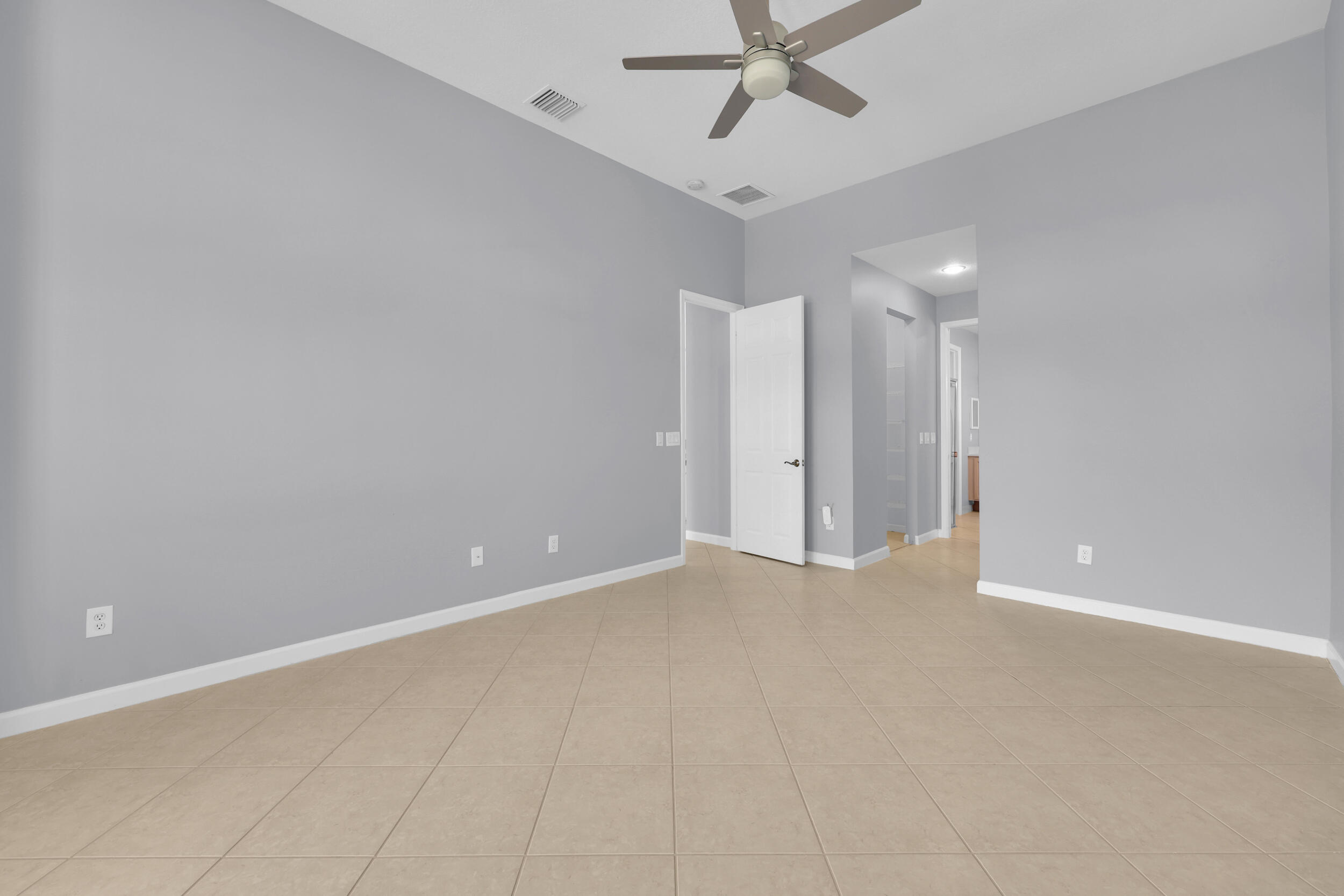 7041 SE Bay Hill Drive