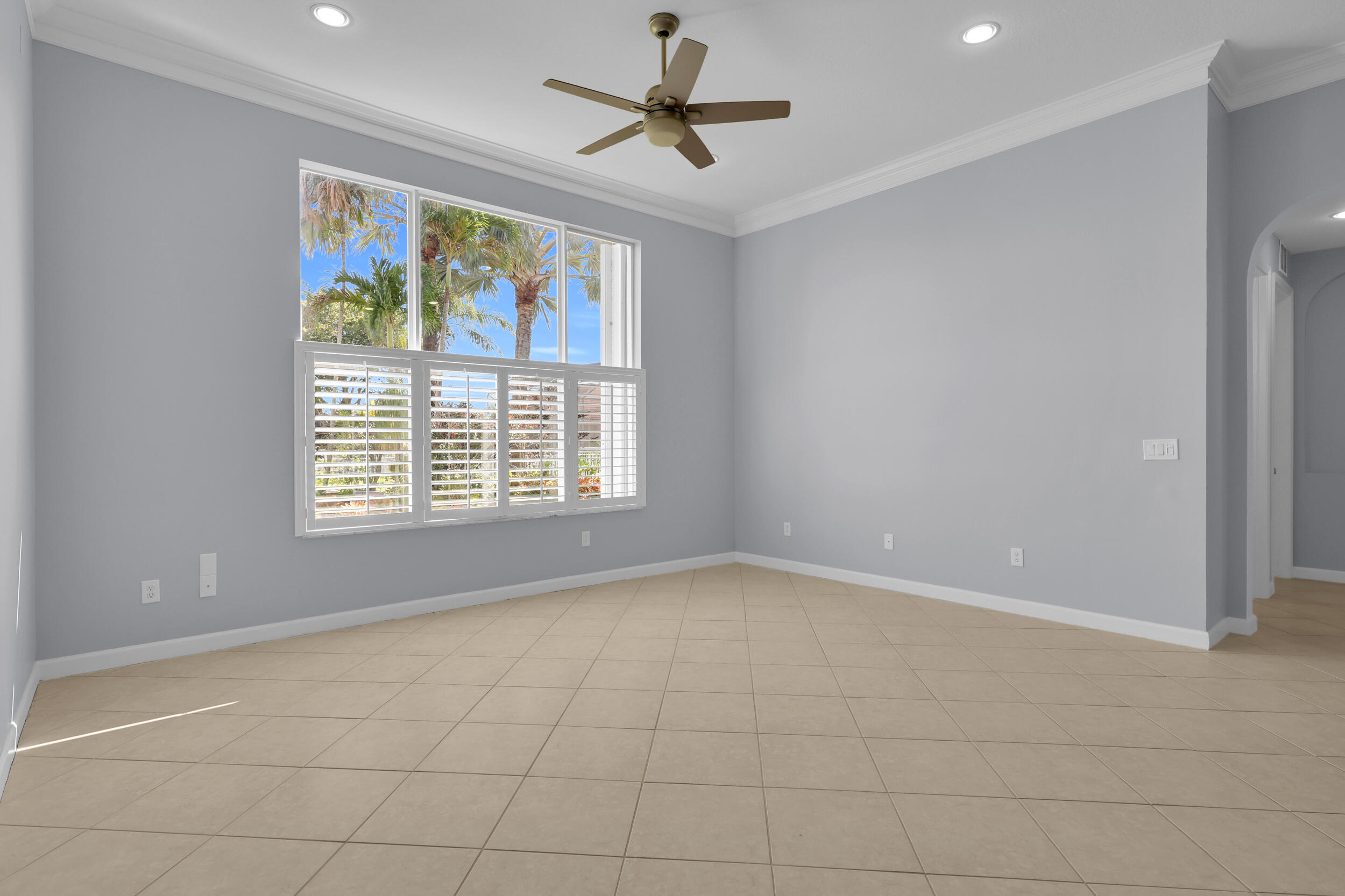 7041 SE Bay Hill Drive