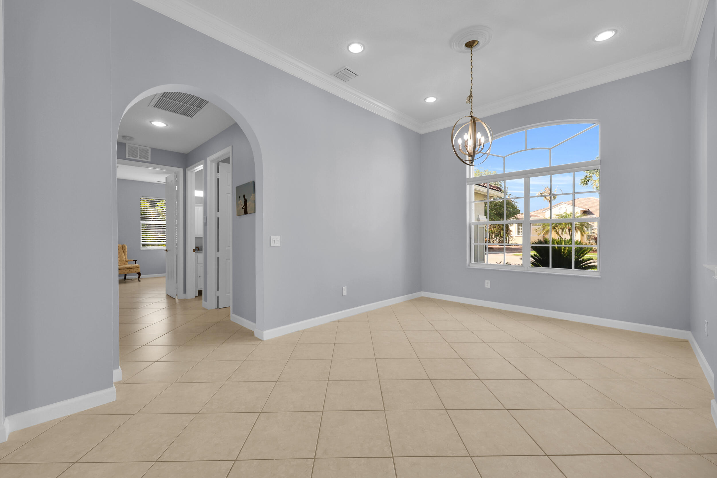 7041 SE Bay Hill Drive