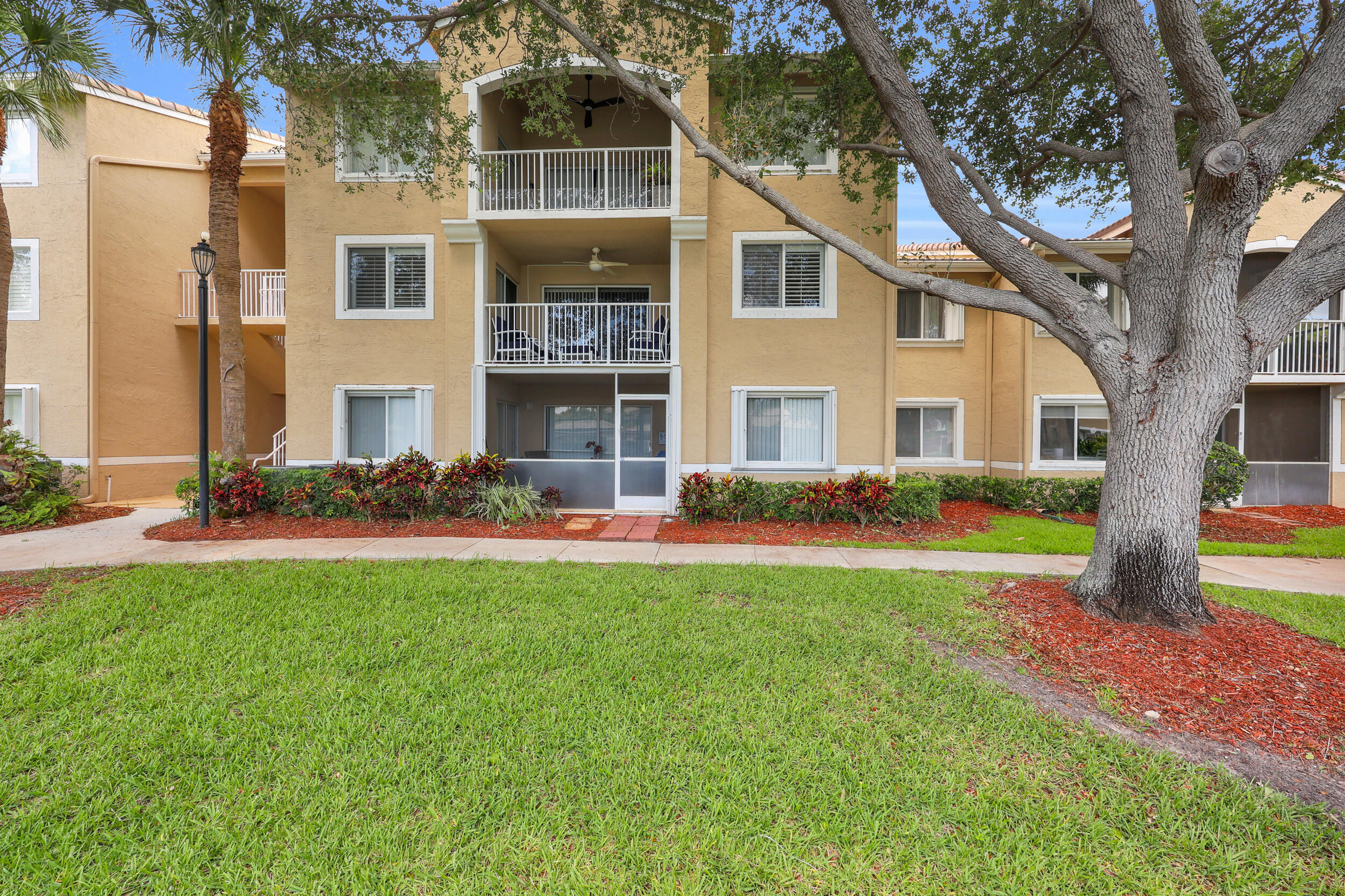 272 Village Boulevard Apt 7304