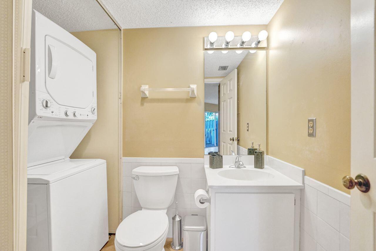 260 Seabreeze Circle
