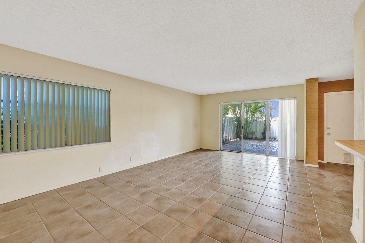 260 Seabreeze Circle