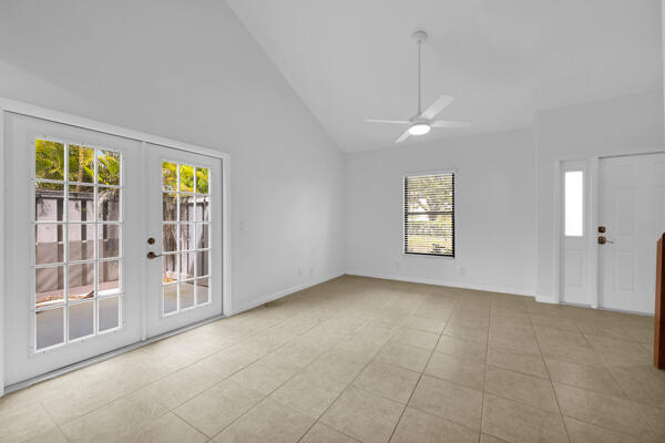 426 N Cypress Drive A