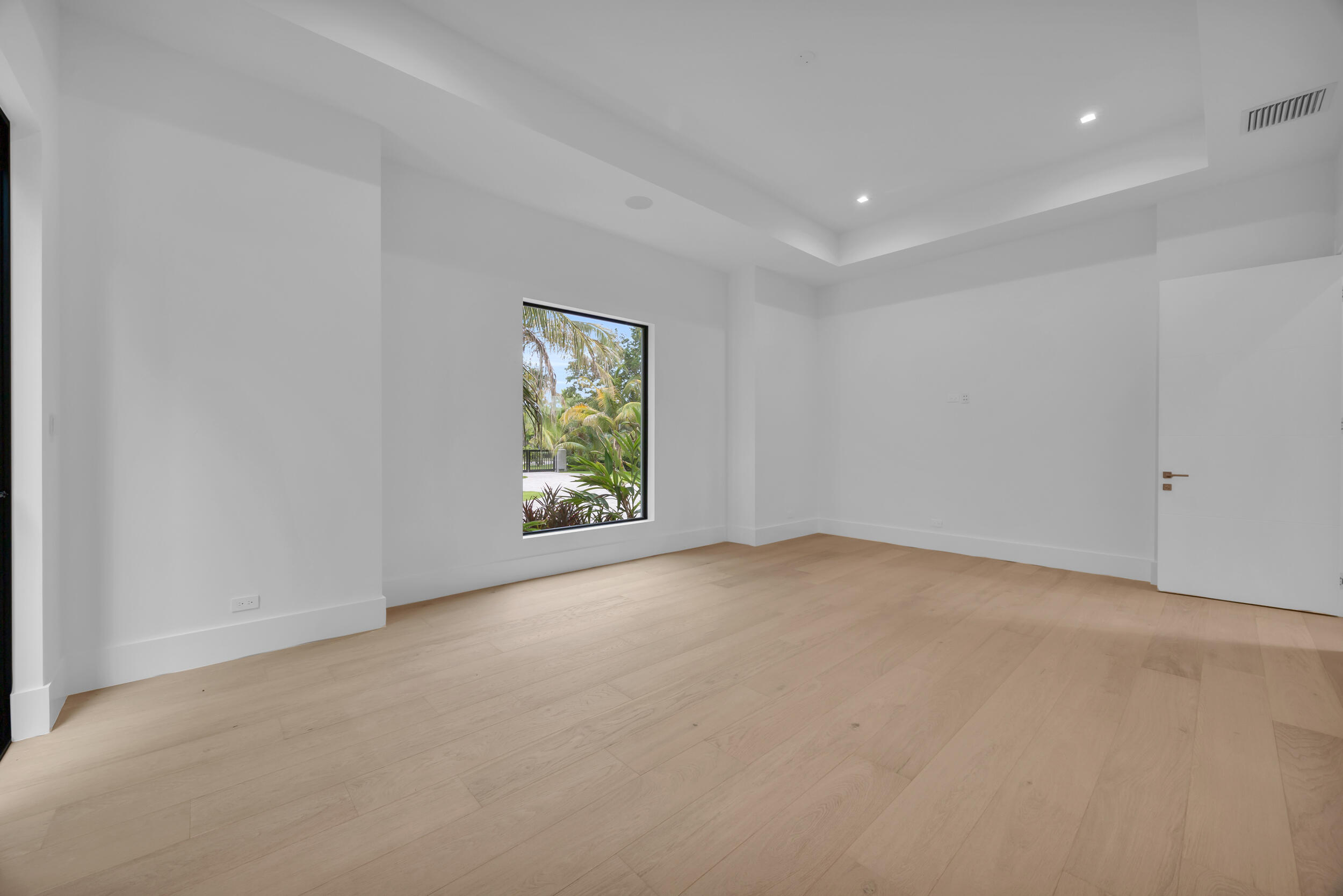 19175 W Riverside Drive