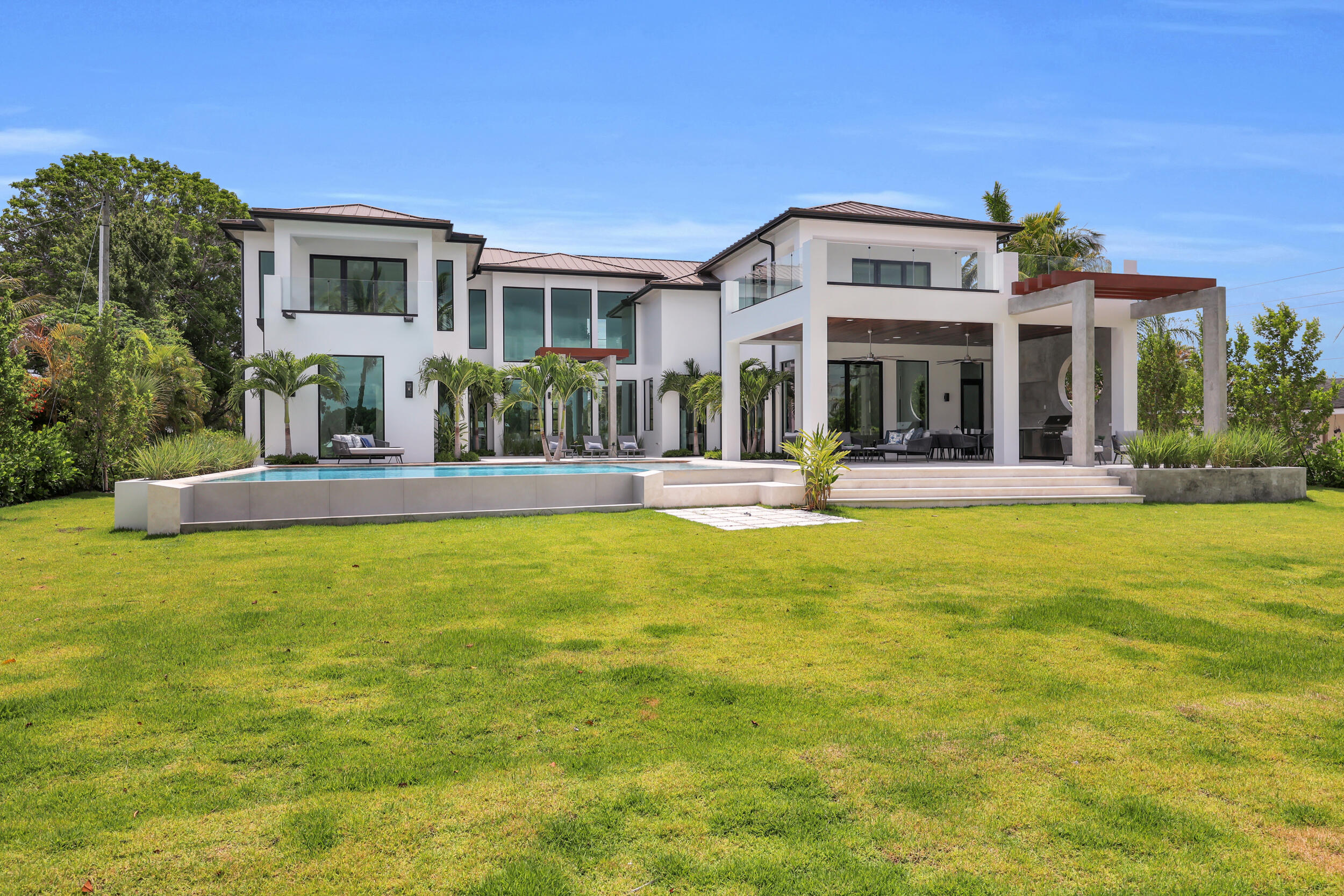 19175 W Riverside Drive