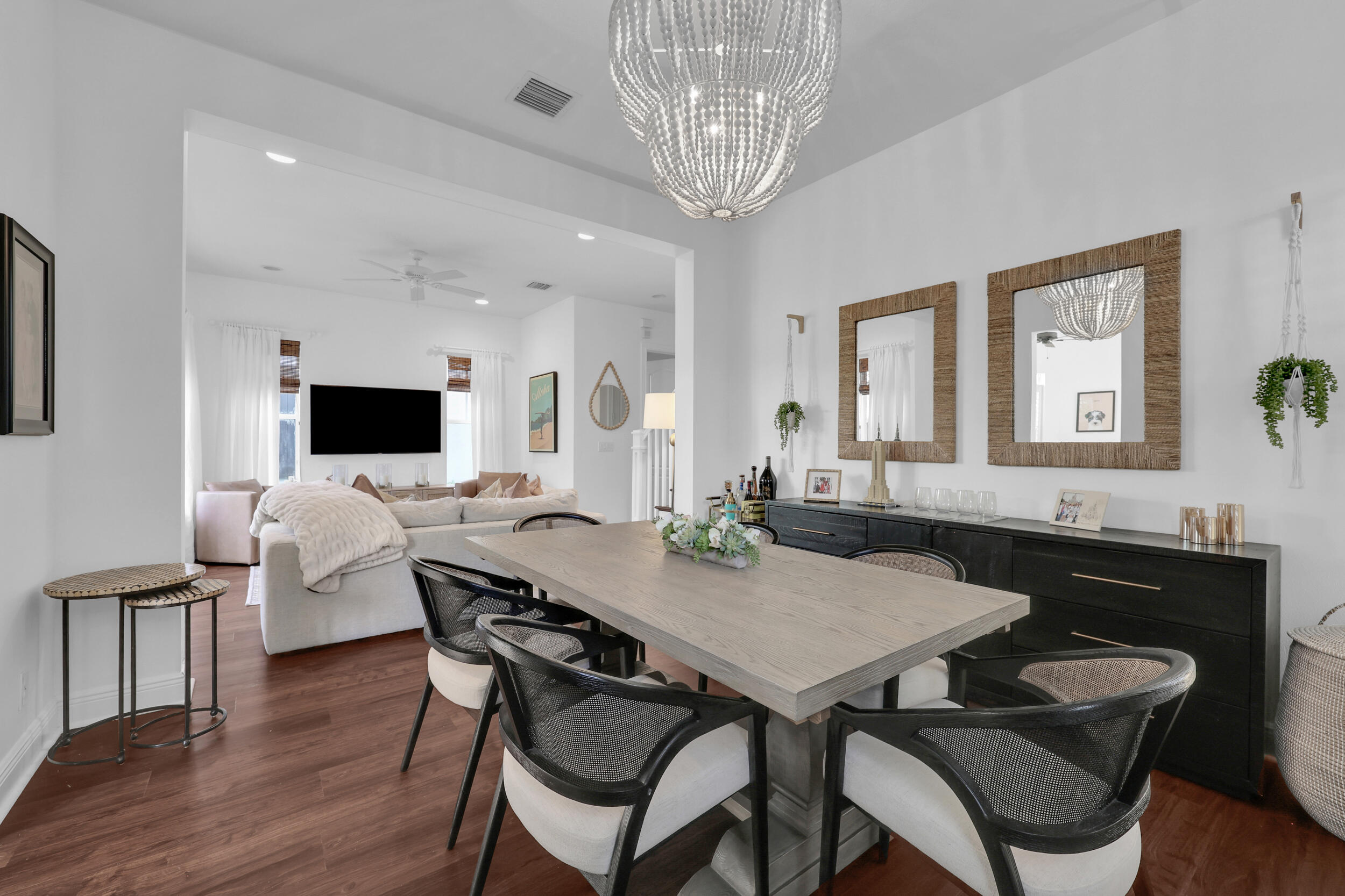 212 W Bay Cedar Circle